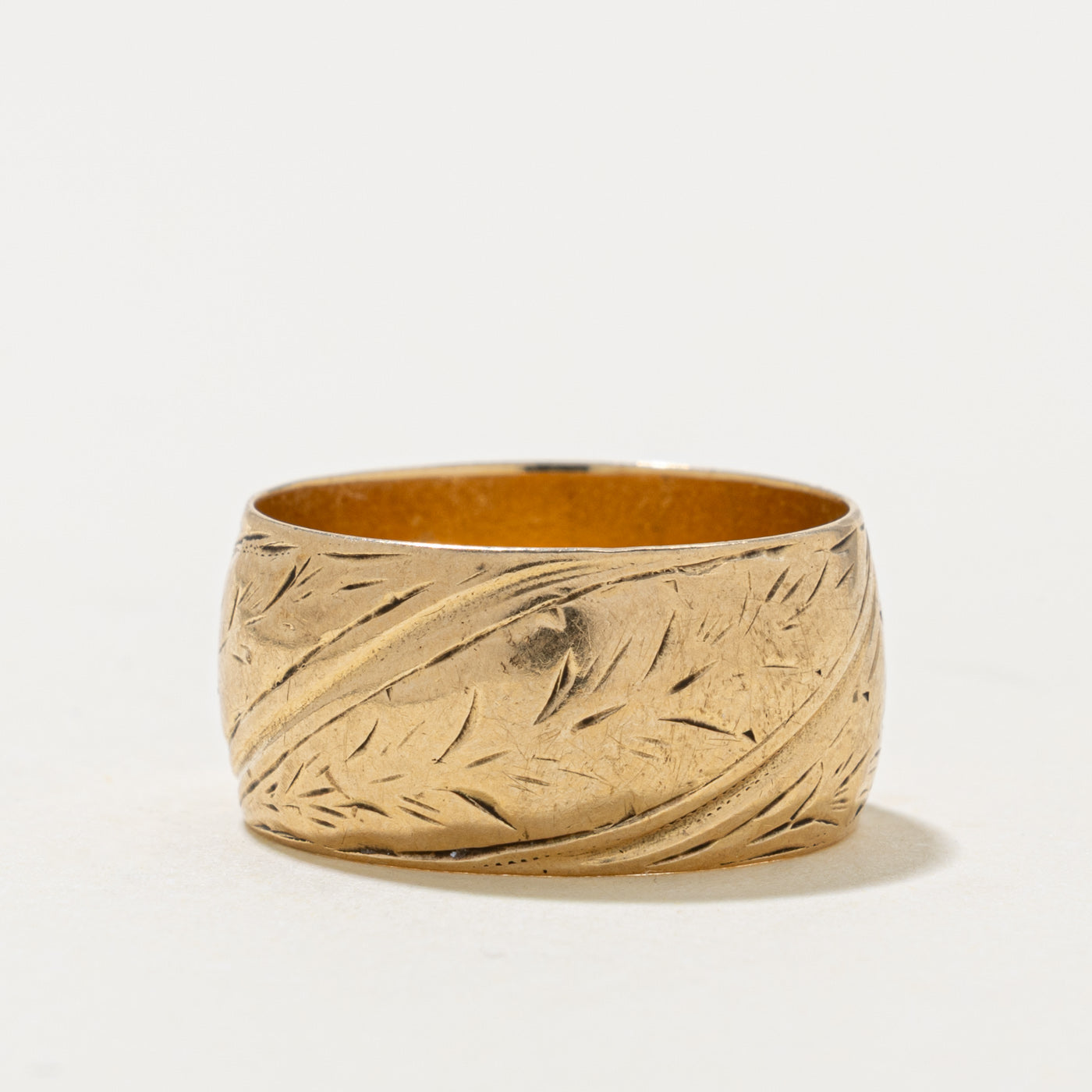10k Yellow Gold Leaf Engraved Cigar Band | 9.80mm | SZ 7.75