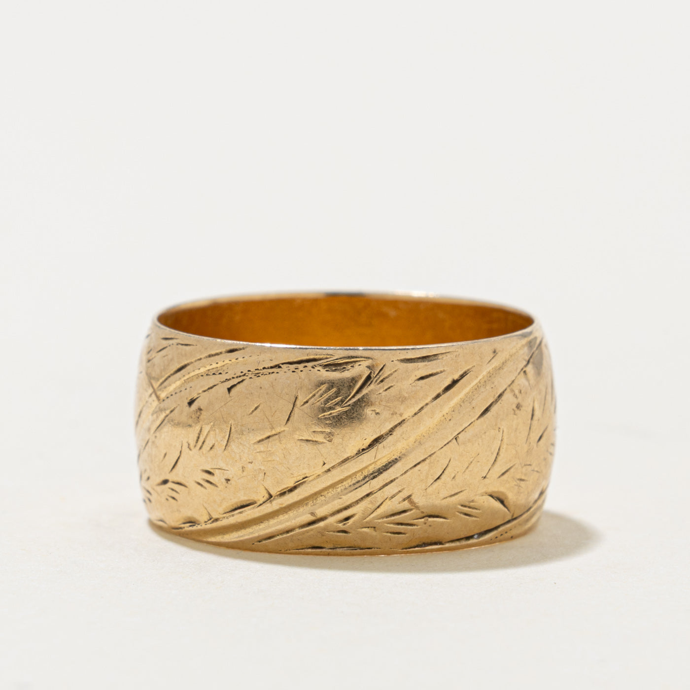 10k Yellow Gold Leaf Engraved Cigar Band | 9.80mm | SZ 7.75