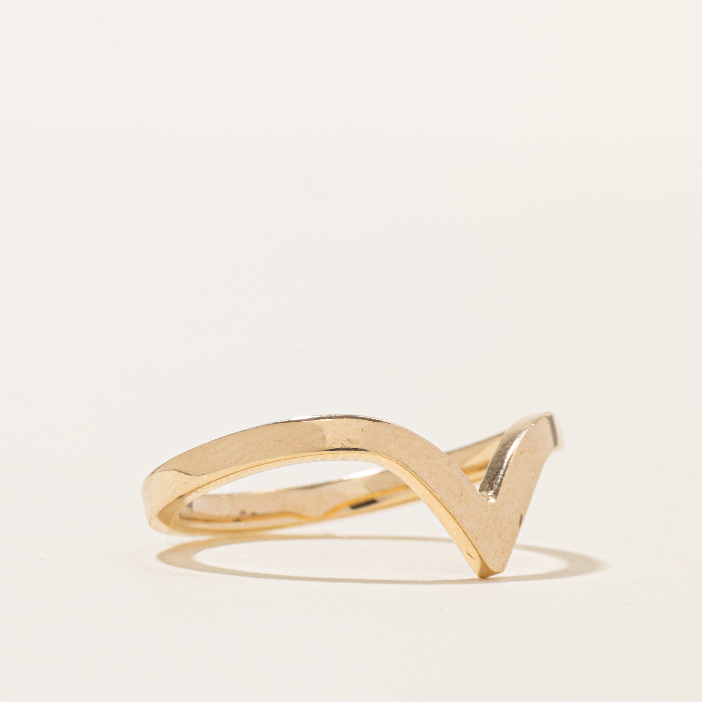 14K Yellow Gold Chevron Ring | SZ 7.5