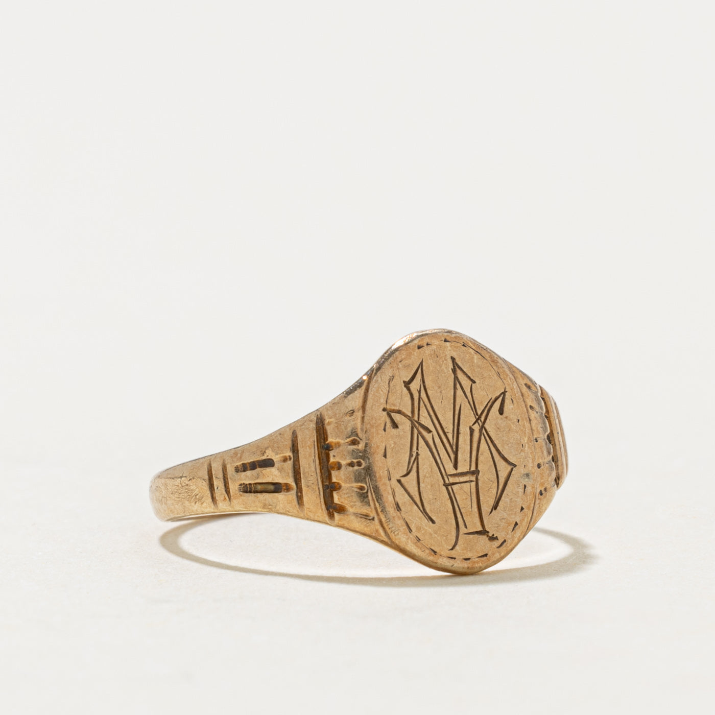 14k Yellow Gold "AW" Initial Signet Ring | SZ 4.25