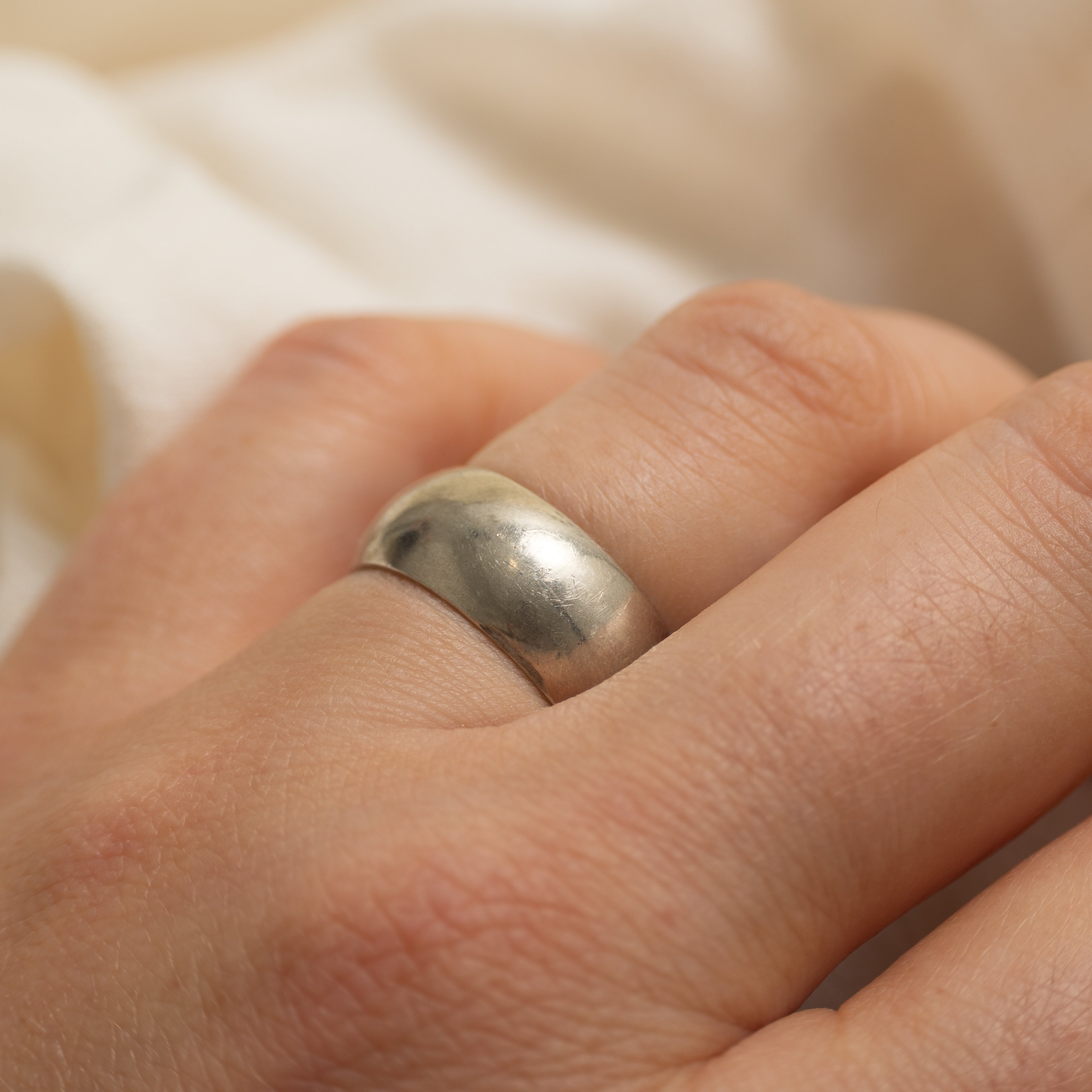 10K White Gold Band | 8mm | SZ 5.25