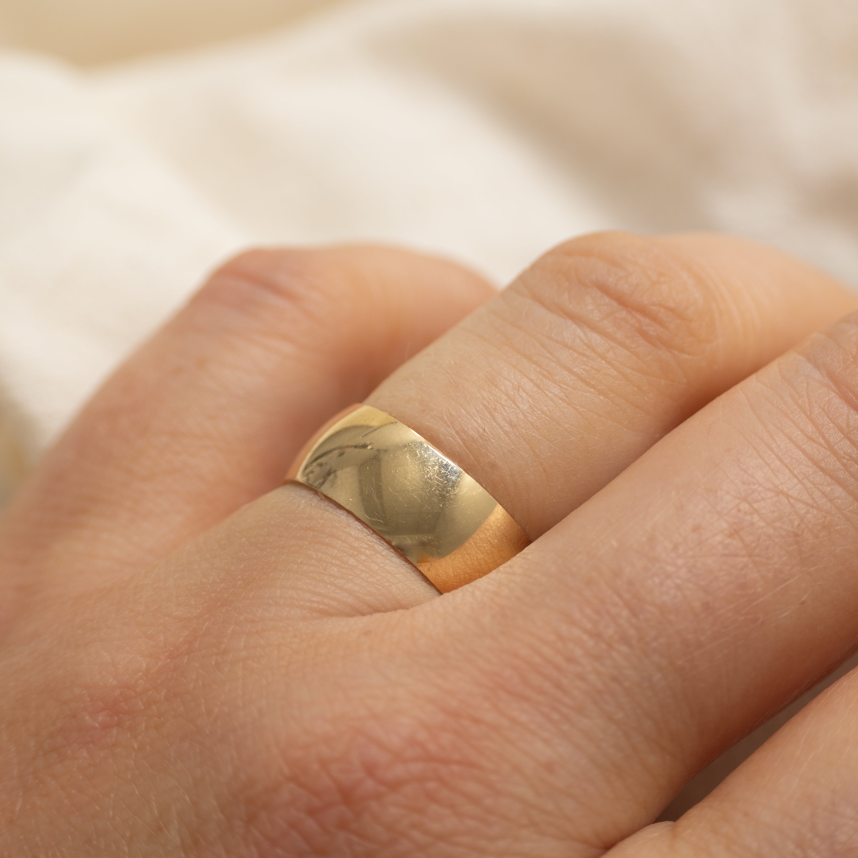 14K Yellow Gold Band | 7mm | SZ 5.75