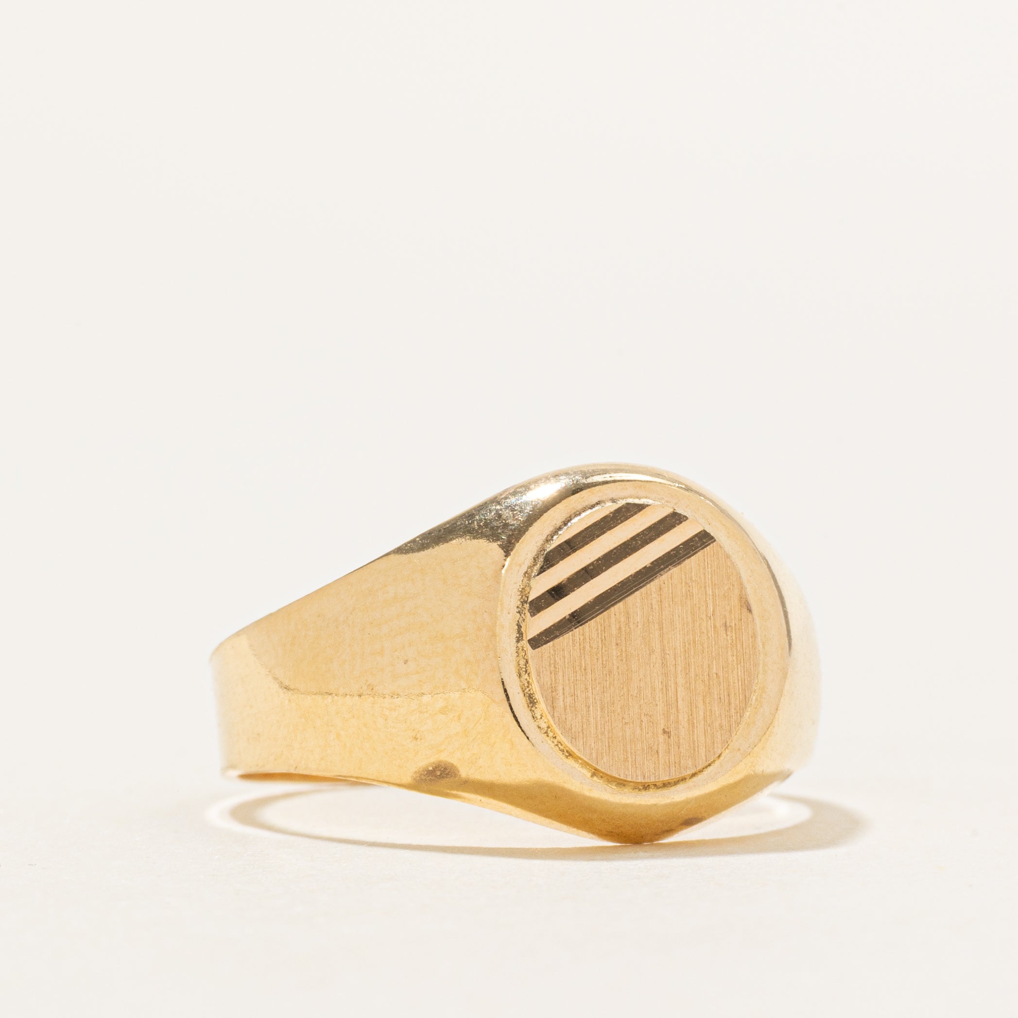 18k Yellow Gold Textured Signet Ring | SZ 7.75