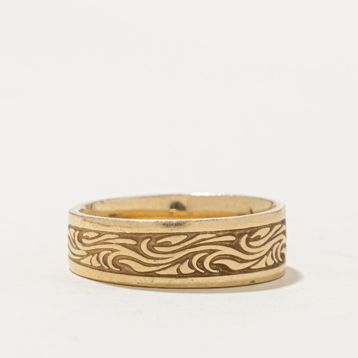 14k Yellow Gold Engraved Wave Band | 7.00mm | SZ 10.25