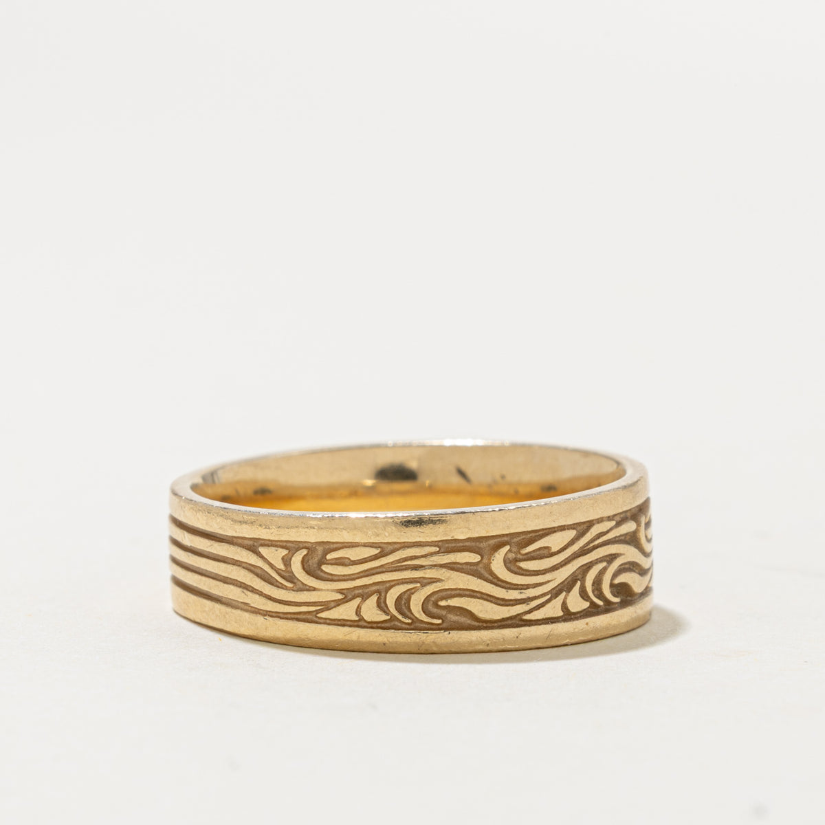 14k Yellow Gold Engraved Wave Band | 7.00mm | SZ 10.25