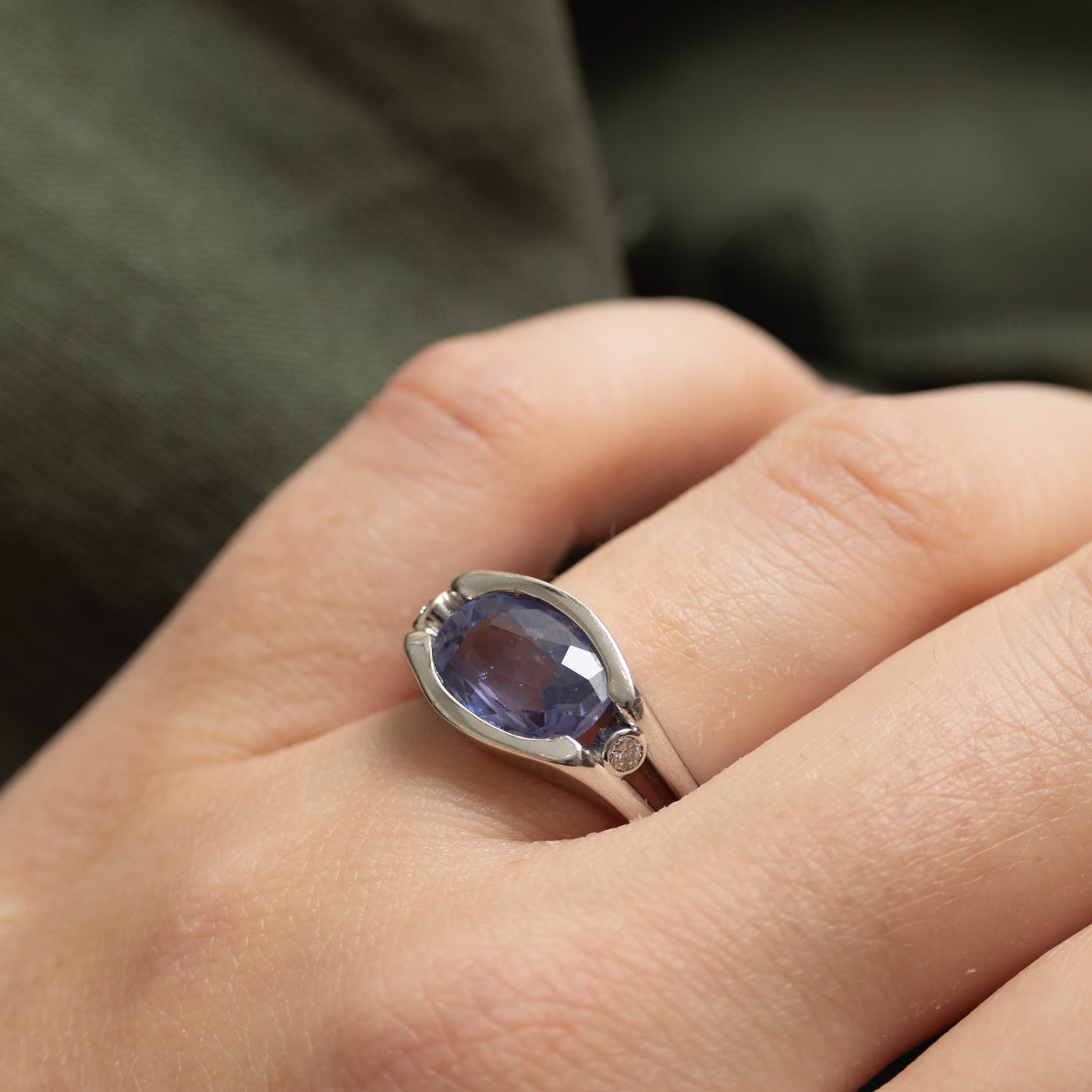 East West Colour Changing Sapphire & Diamond Ring | 3.20ct | 0.08ctw | SZ 5.75