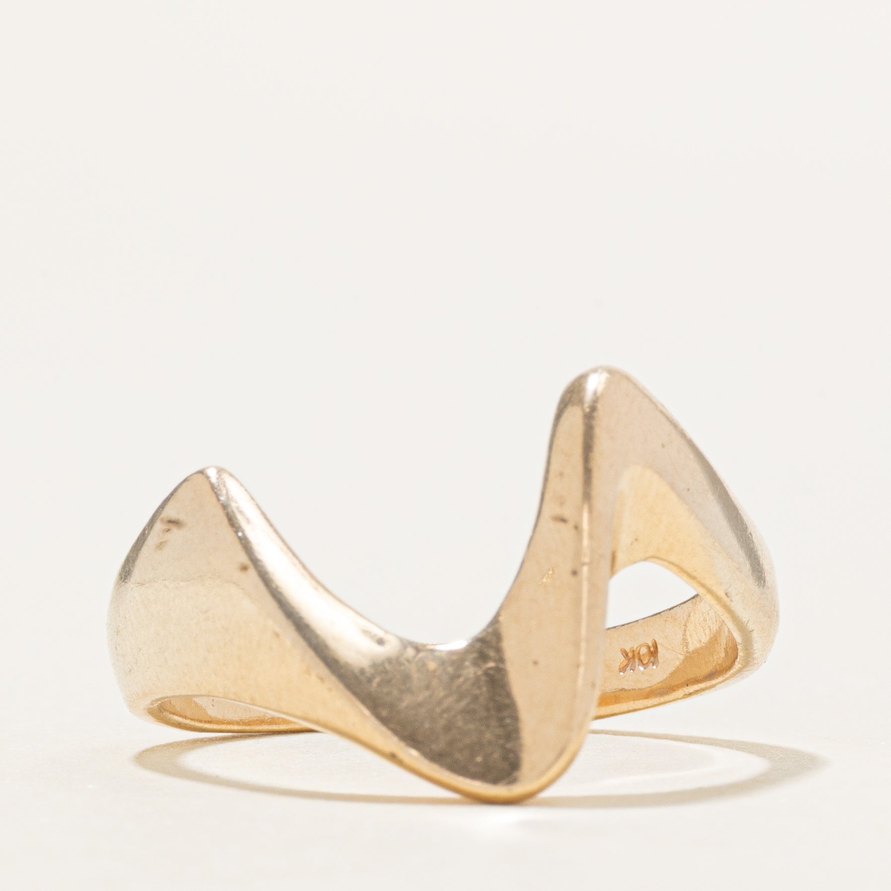 10k Yellow Gold Plain Abstract Chevron Ring | SZ 8.5