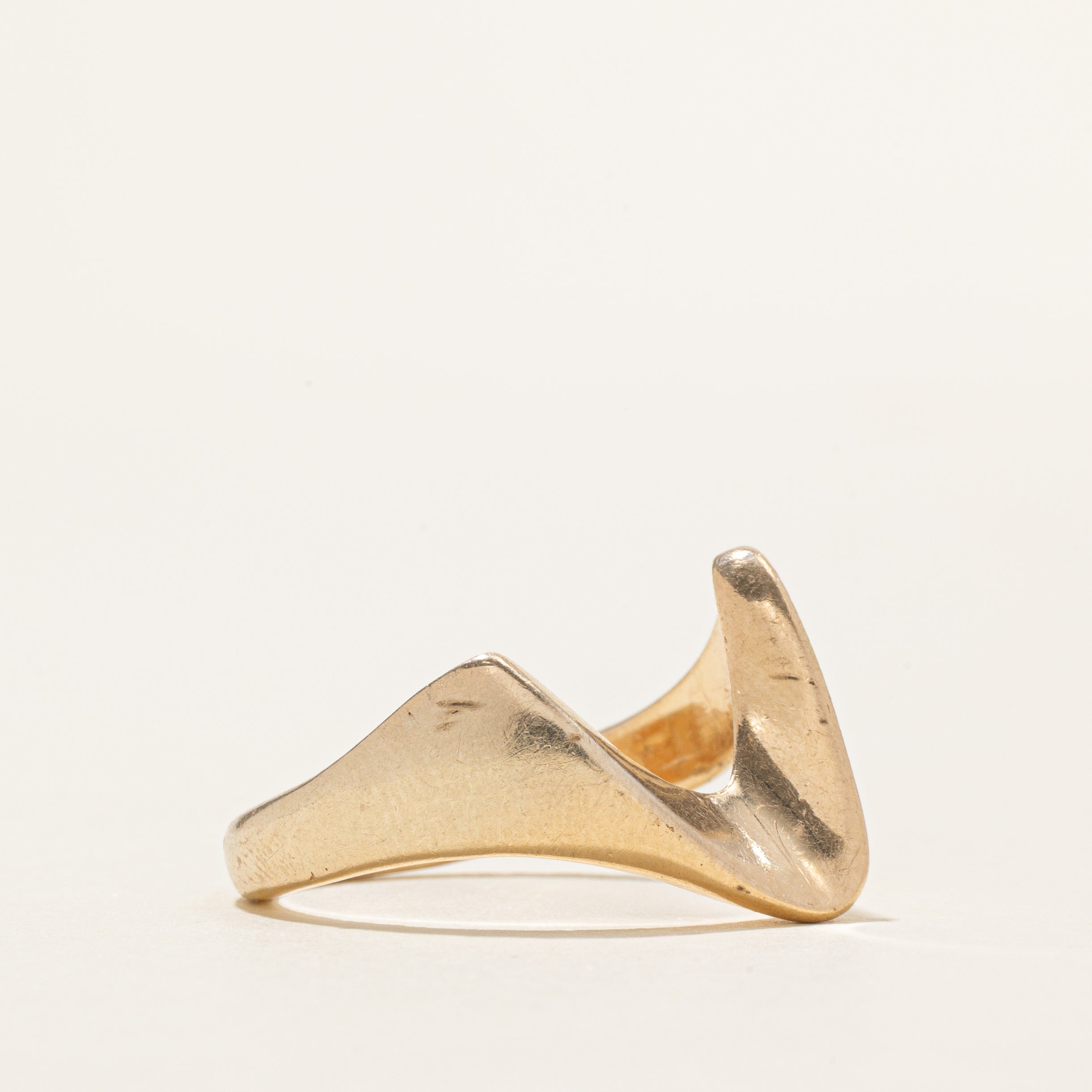 10k Yellow Gold Plain Abstract Chevron Ring | SZ 8.5