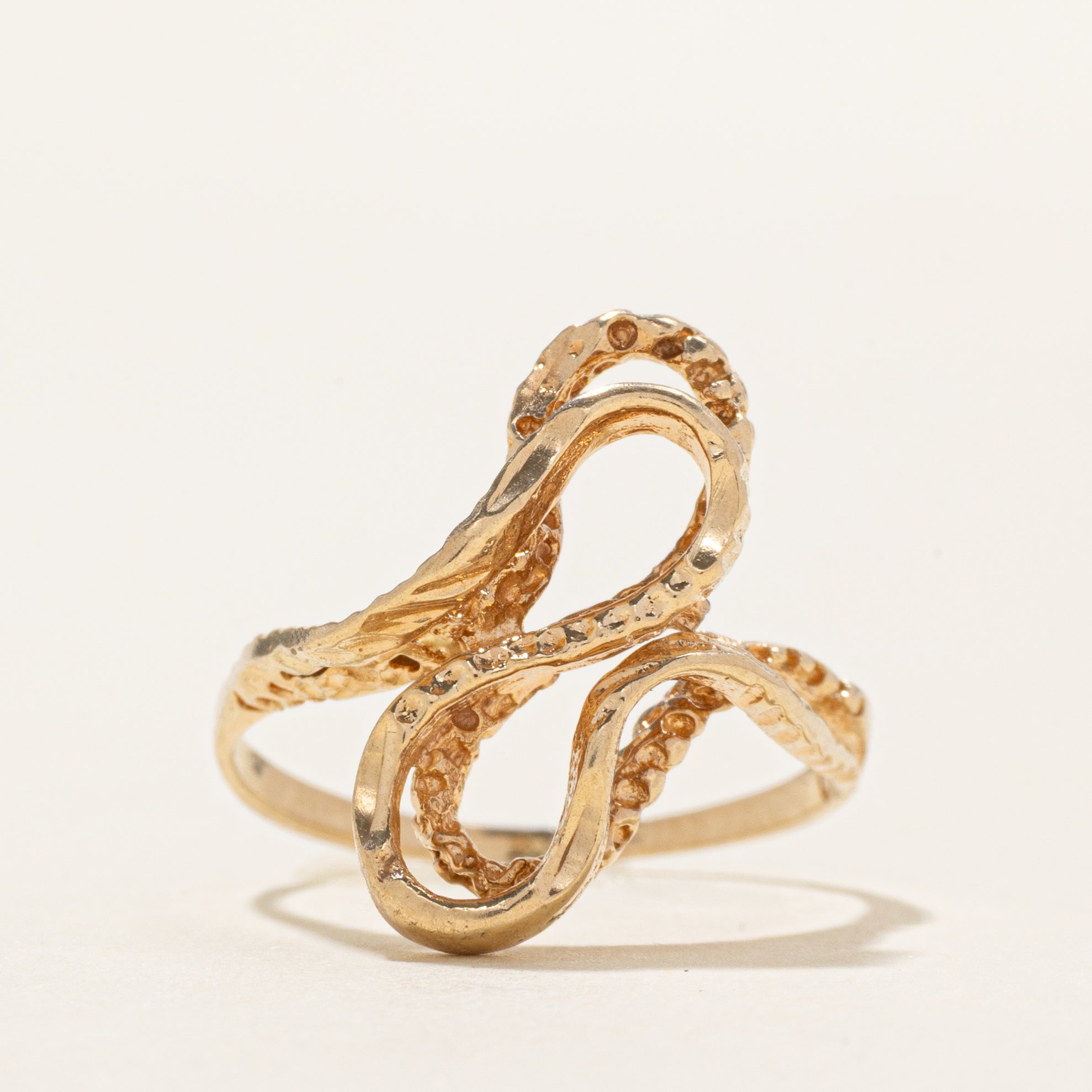 10k Yellow Gold Textured Swirl Ring | SZ 6.5