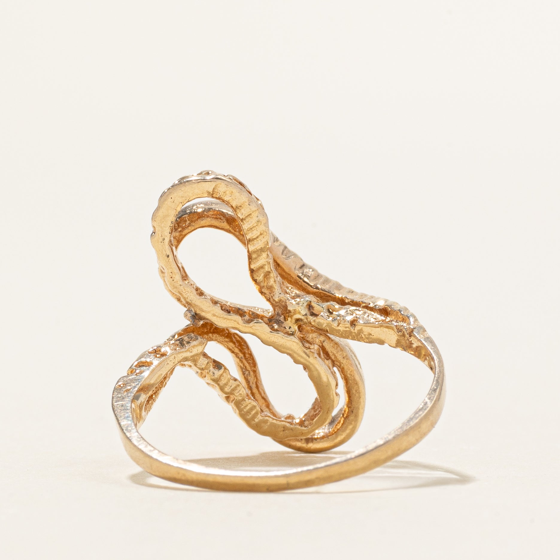 10k Yellow Gold Textured Swirl Ring | SZ 6.5