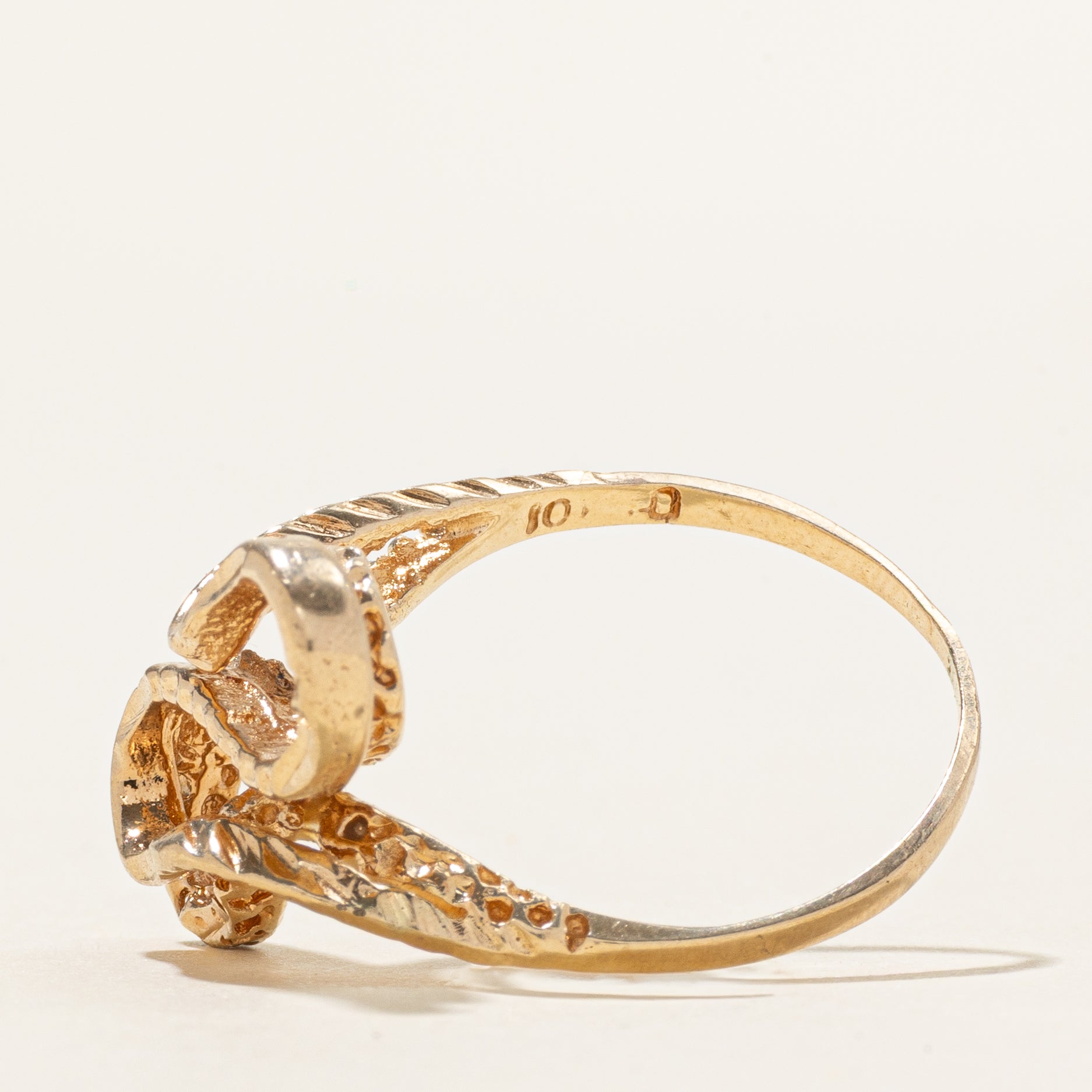 10k Yellow Gold Textured Swirl Ring | SZ 6.5