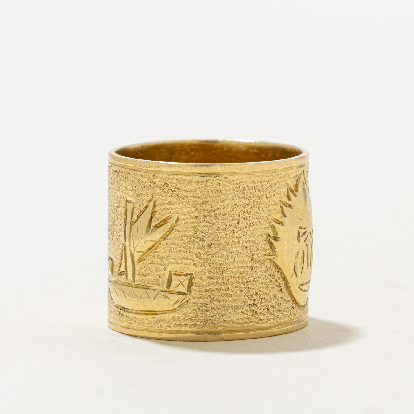18k Yellow Gold Engraved Sailboat Cigar Band | 16.15mm | SZ 6.75