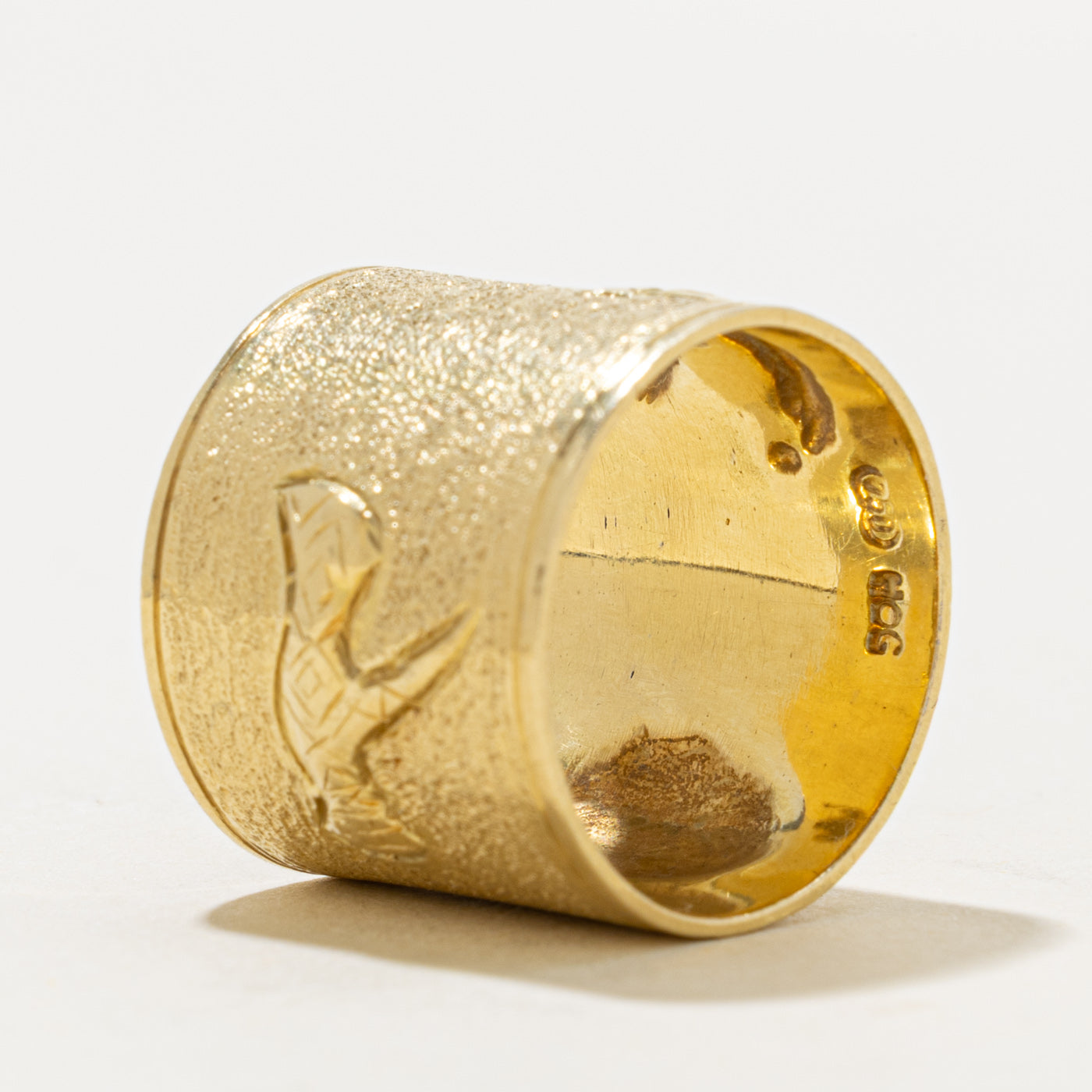 18k Yellow Gold Engraved Sailboat Cigar Band | 16.15mm | SZ 6.75