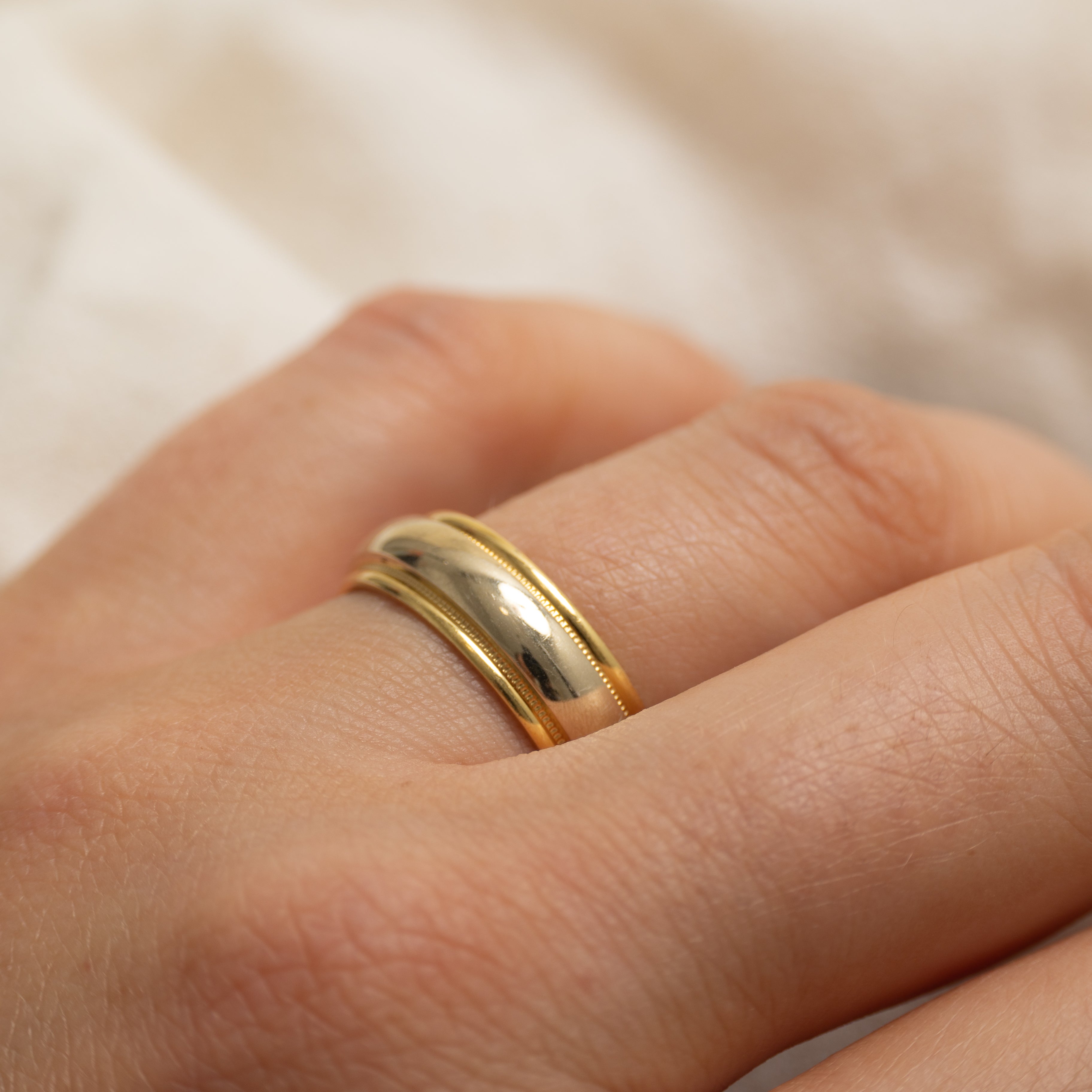 18k Two Tone Gold Grooved Band | 6.25mm | SZ 7