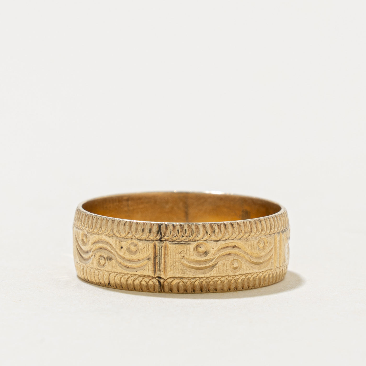 18k Yellow Gold Engraved Scrollwork Band | 5.80mm | SZ 6.25