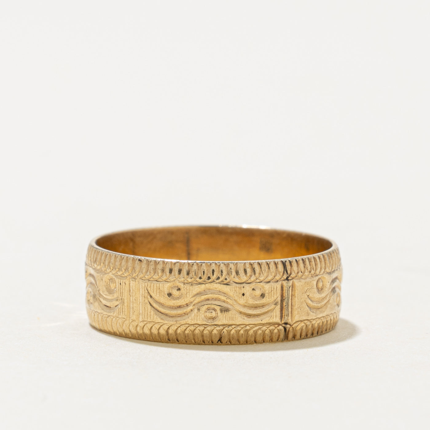 18k Yellow Gold Engraved Scrollwork Band | 5.80mm | SZ 6.25