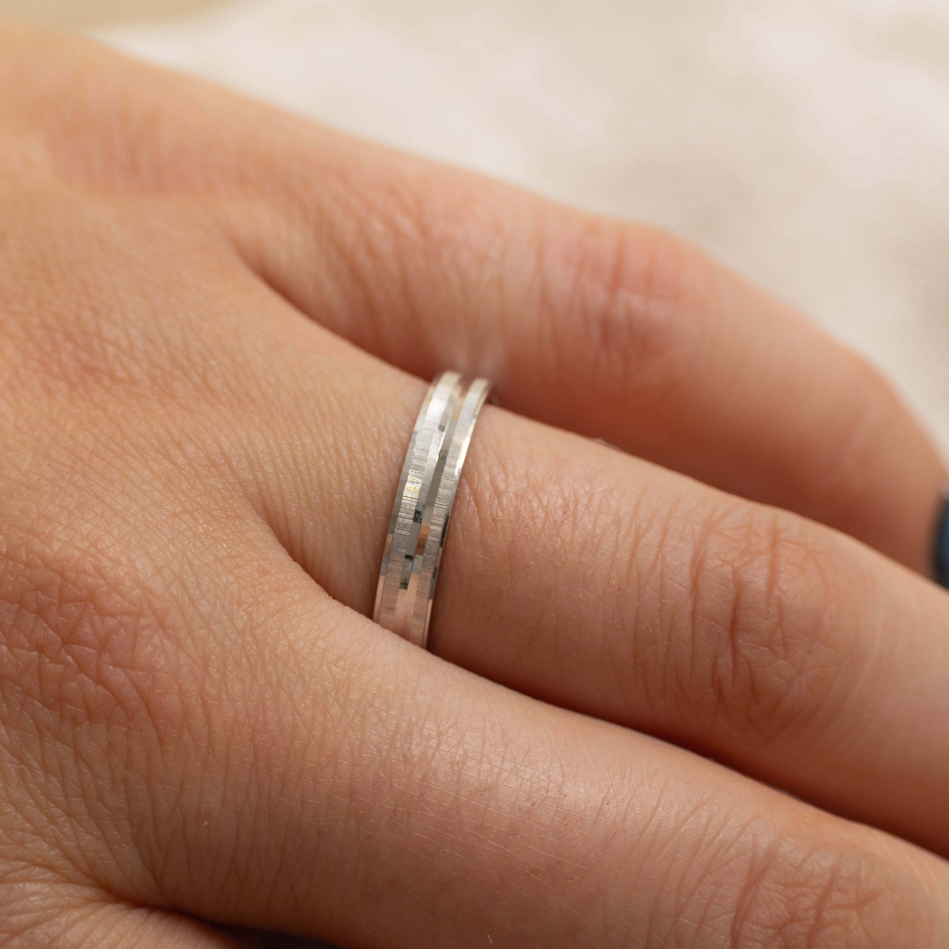 18K White Gold Textured Band | 3.6mm | SZ 7.25