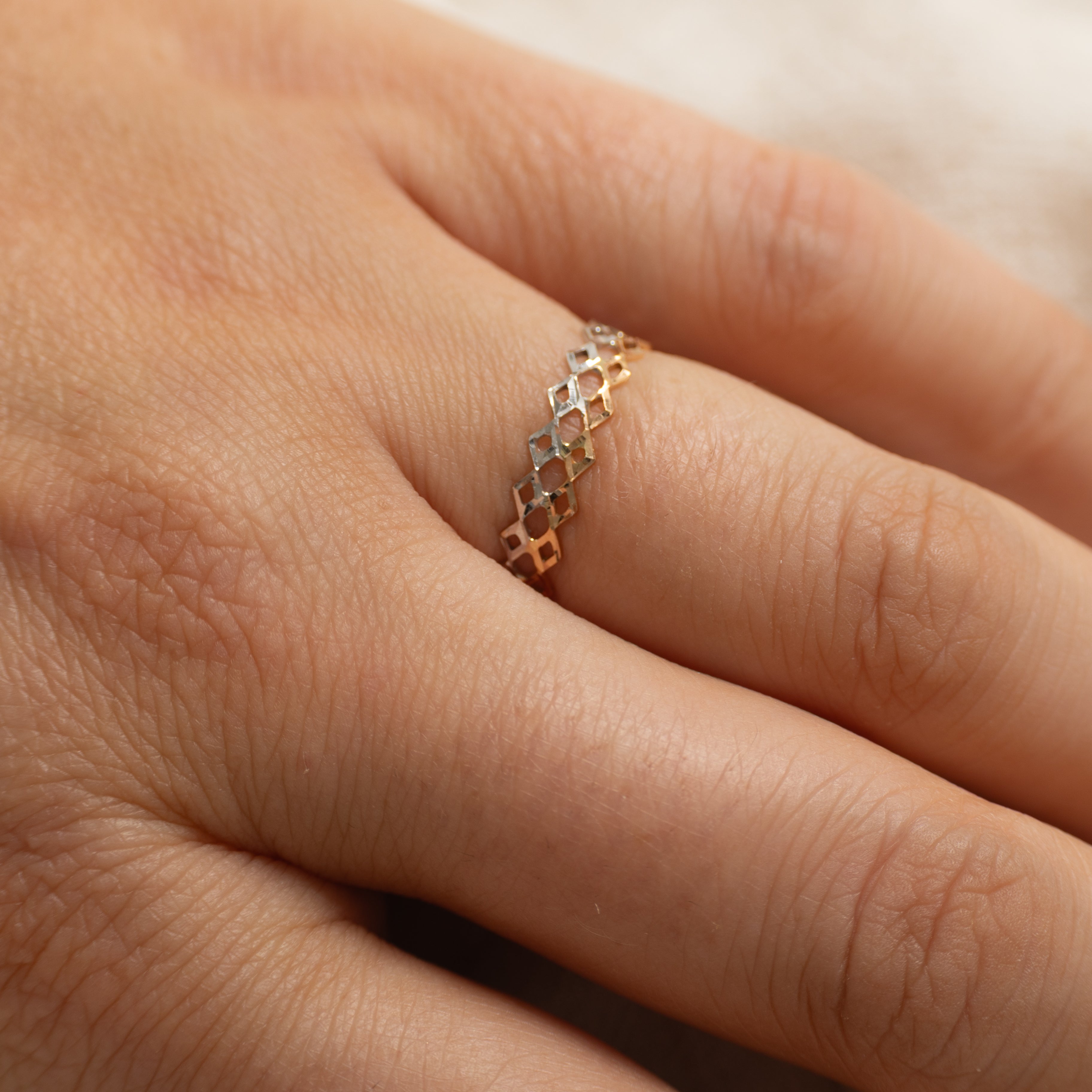 18K Two Tone Gold Lattice Band | 4mm | SZ 5.5