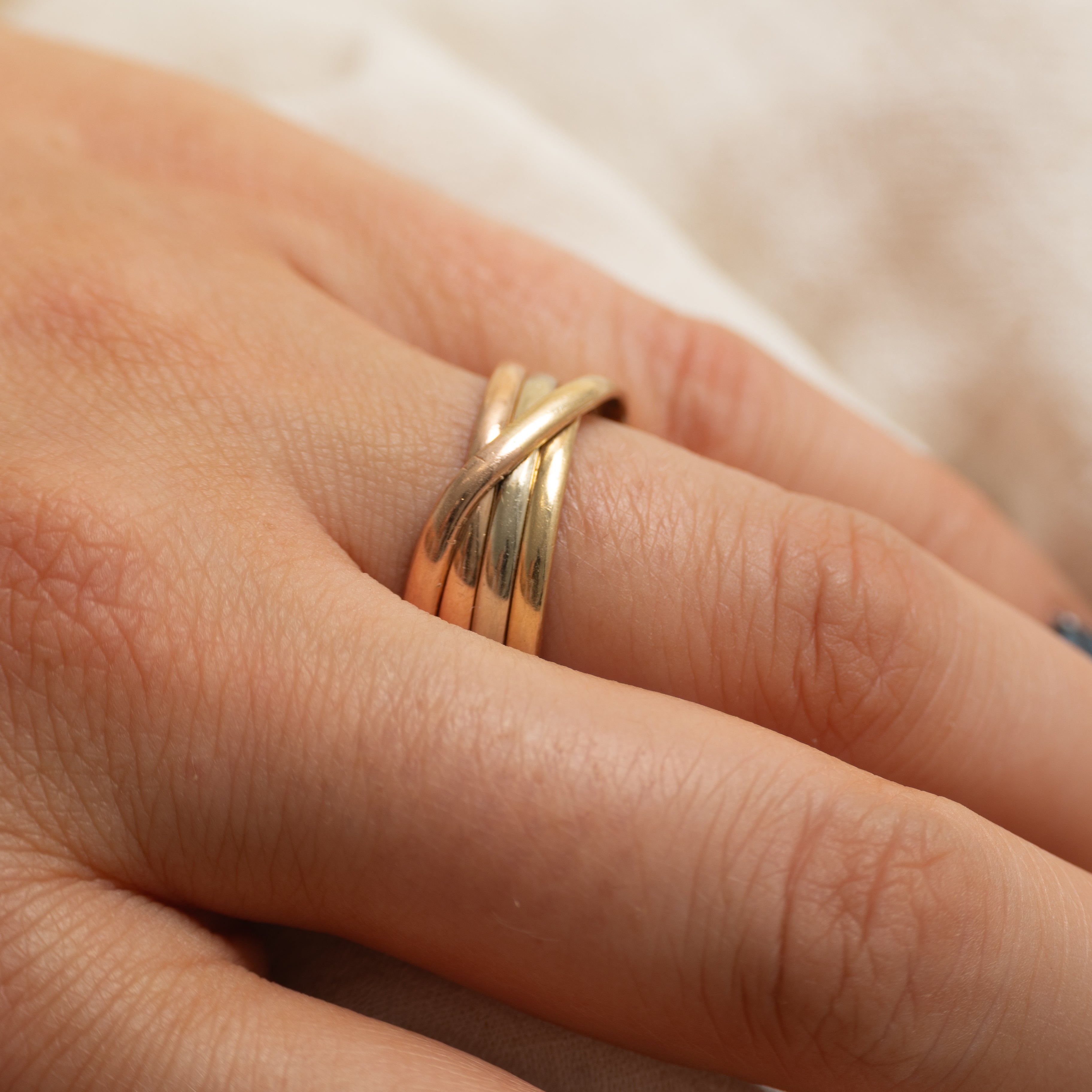14k Tri Tone Gold Ring with Cross Over Design | 8mm | SZ 9.25