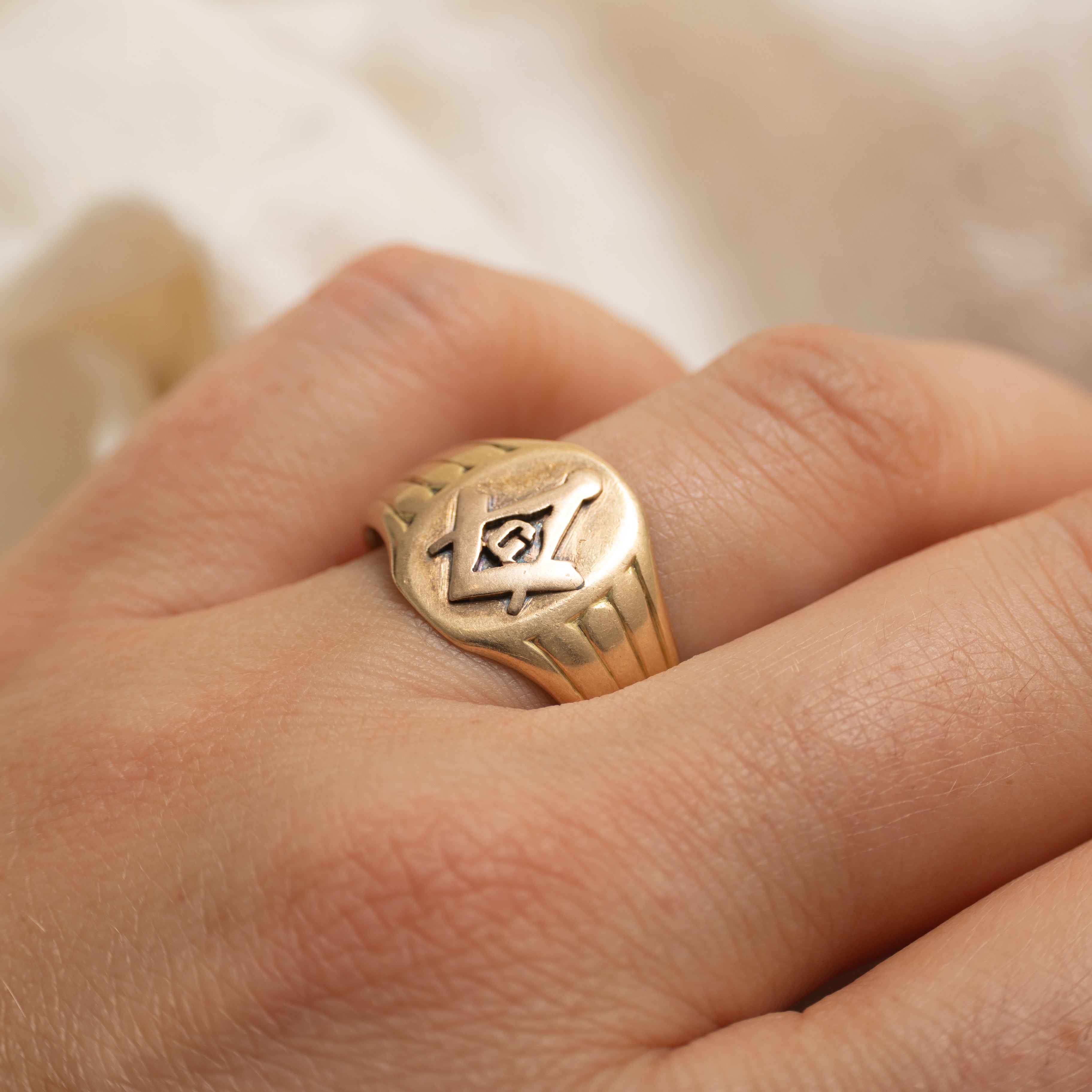Vintage 14K Yellow Gold Masonic Signet Ring | SZ 7