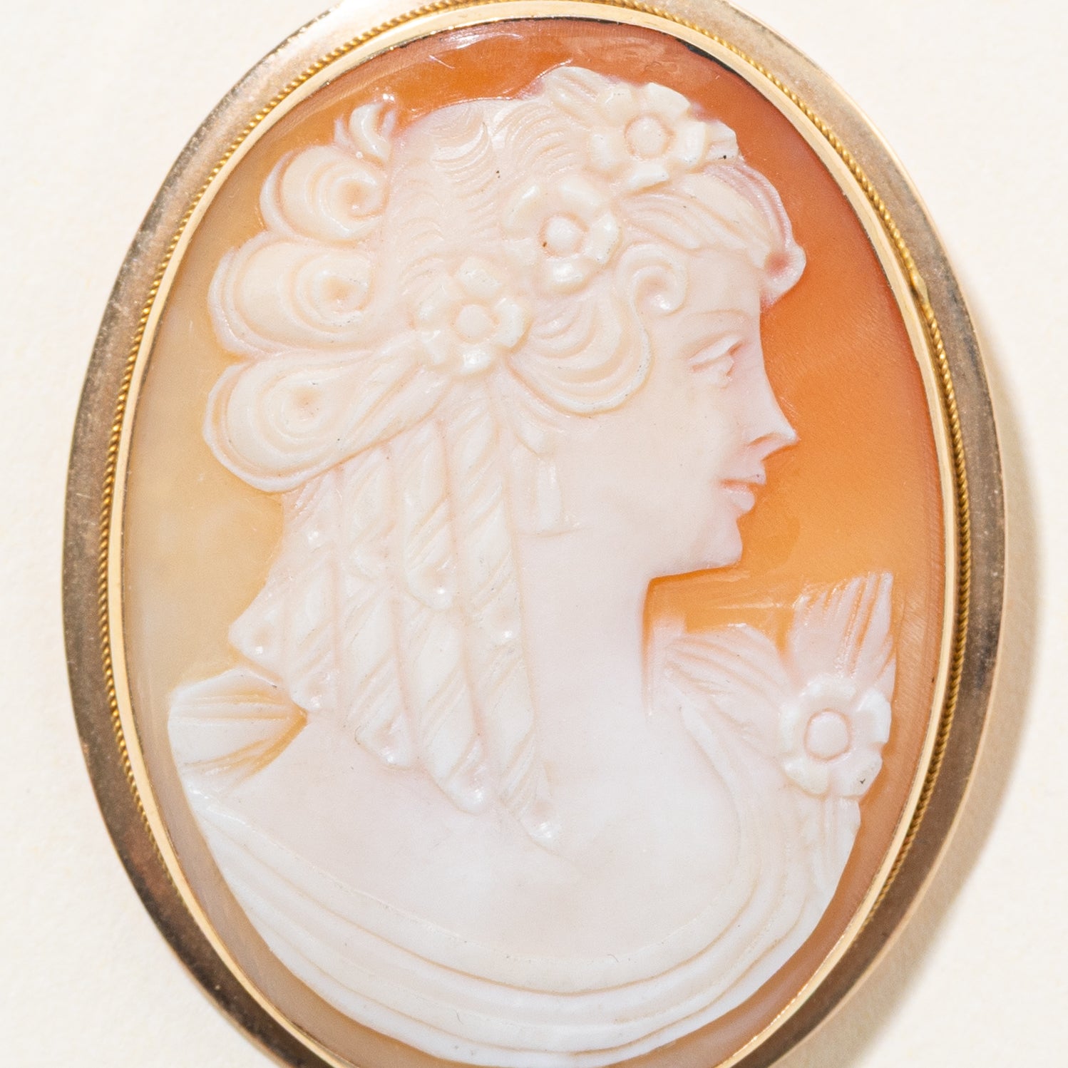 Italian Cameo Shell Convertible Pendant to Brooch | 25.00ct