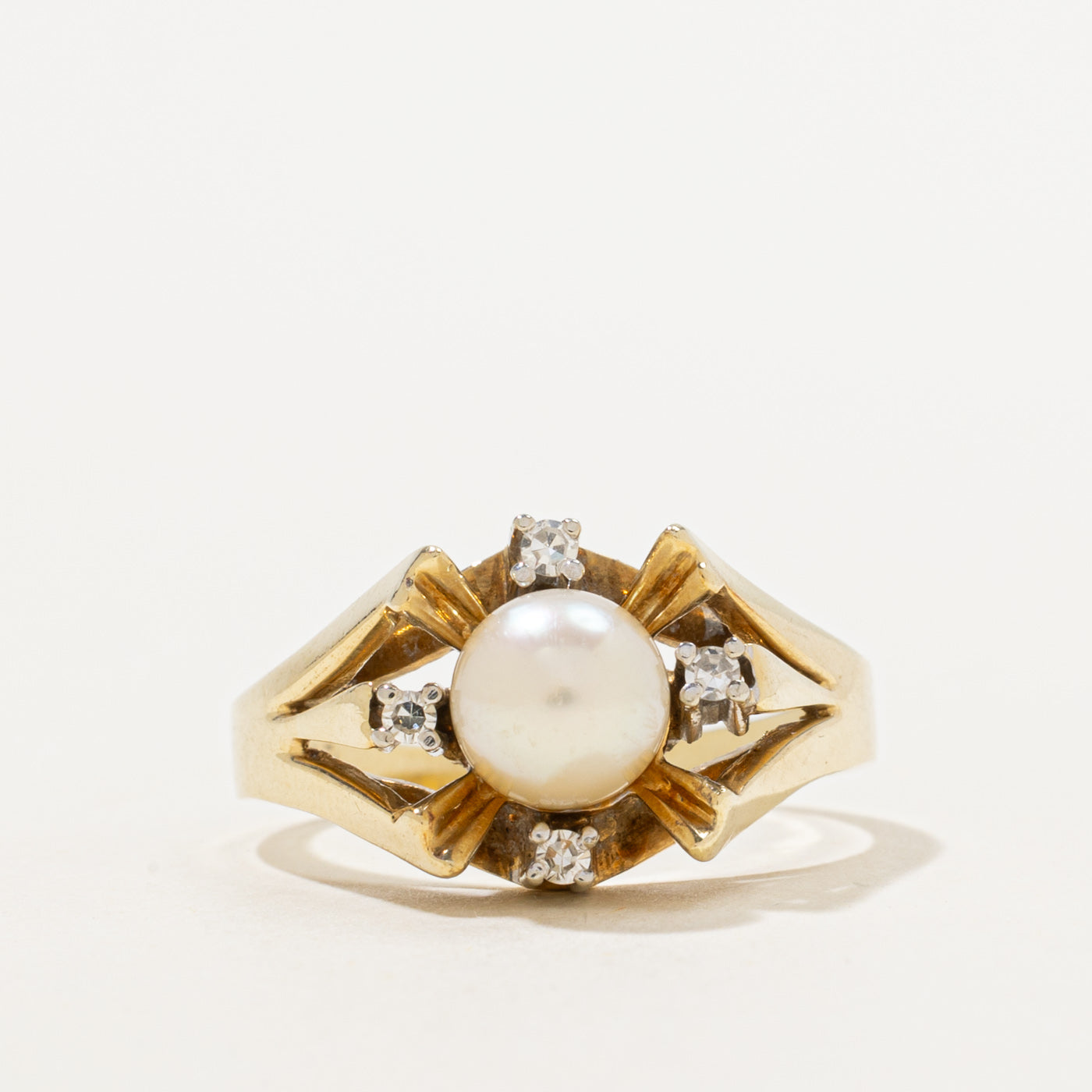 Bague en perles de culture serties de diamants et diamants | 2,00 ct, 0,06 ct au total | Taille 7,5 |