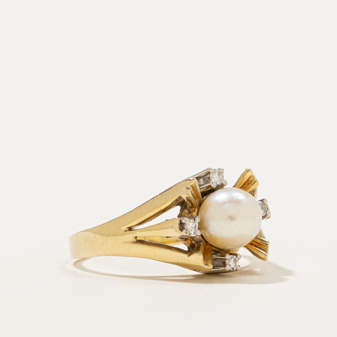 Bague en perles de culture serties de diamants et diamants | 2,00 ct, 0,06 ct au total | Taille 7,5 |