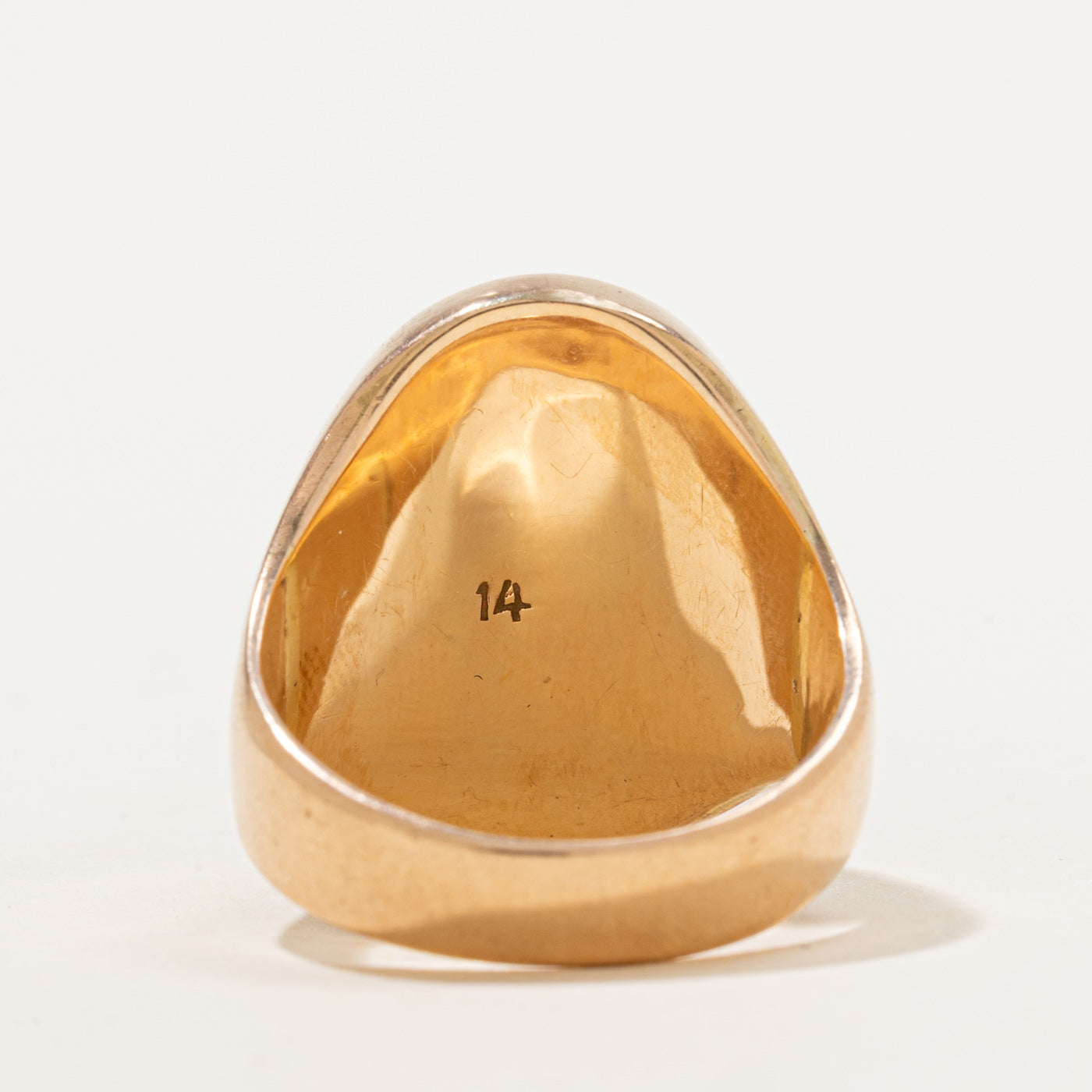 Bague chevalière en cornaline sculptée | 10,00 ct | Taille 11 |