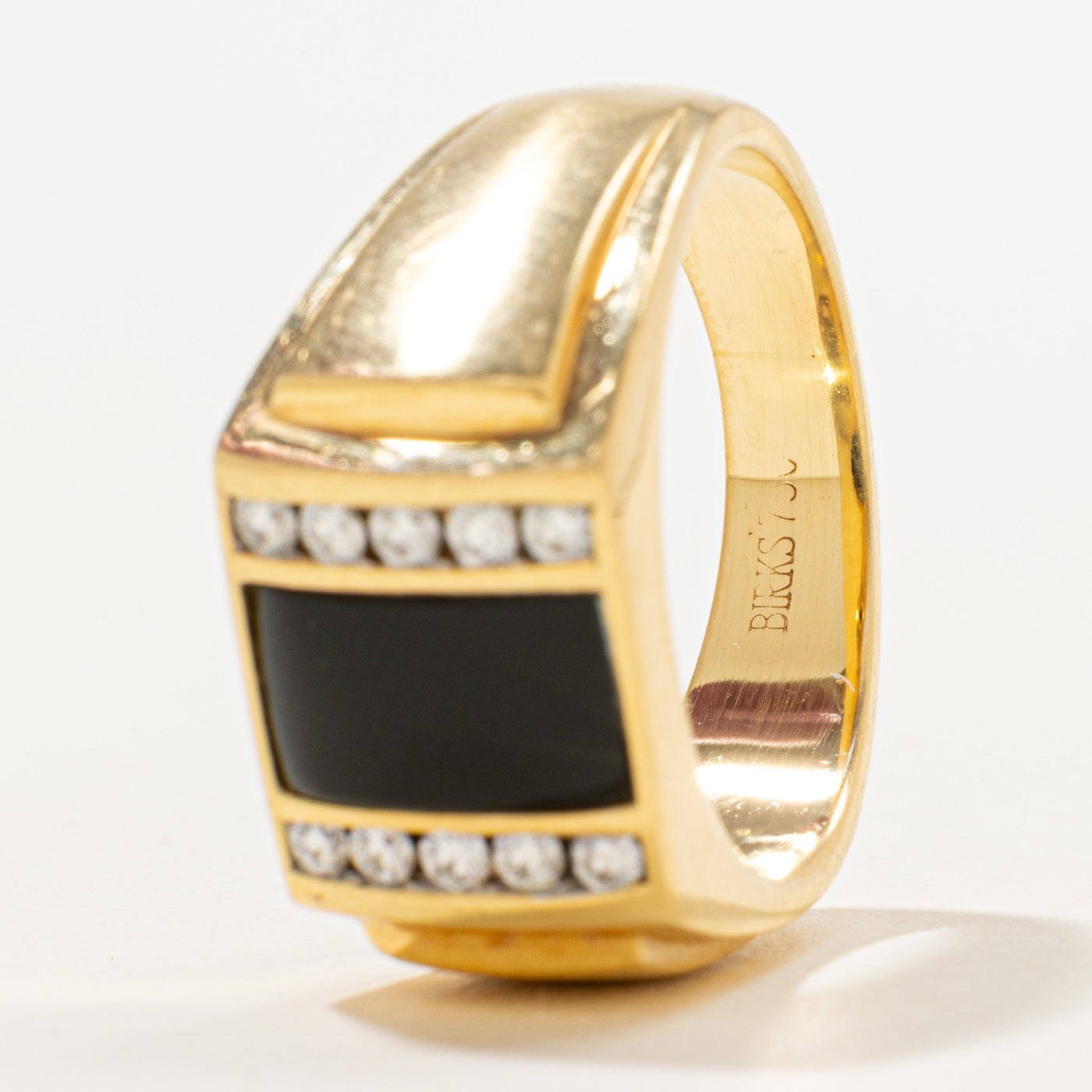 Bague en onyx et diamants | 1,80 ct, 0,30 ct au total | Taille 10 |