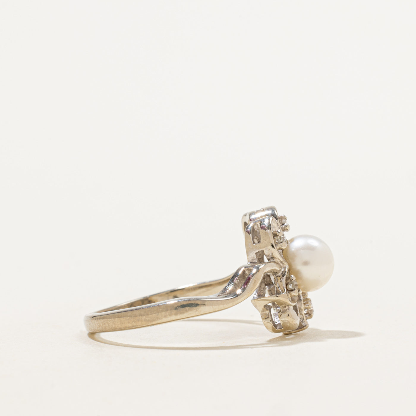 Pearl & Diamond Pinwheel Ring | 1.50ct, 0.10ctw | SZ 7.75 |