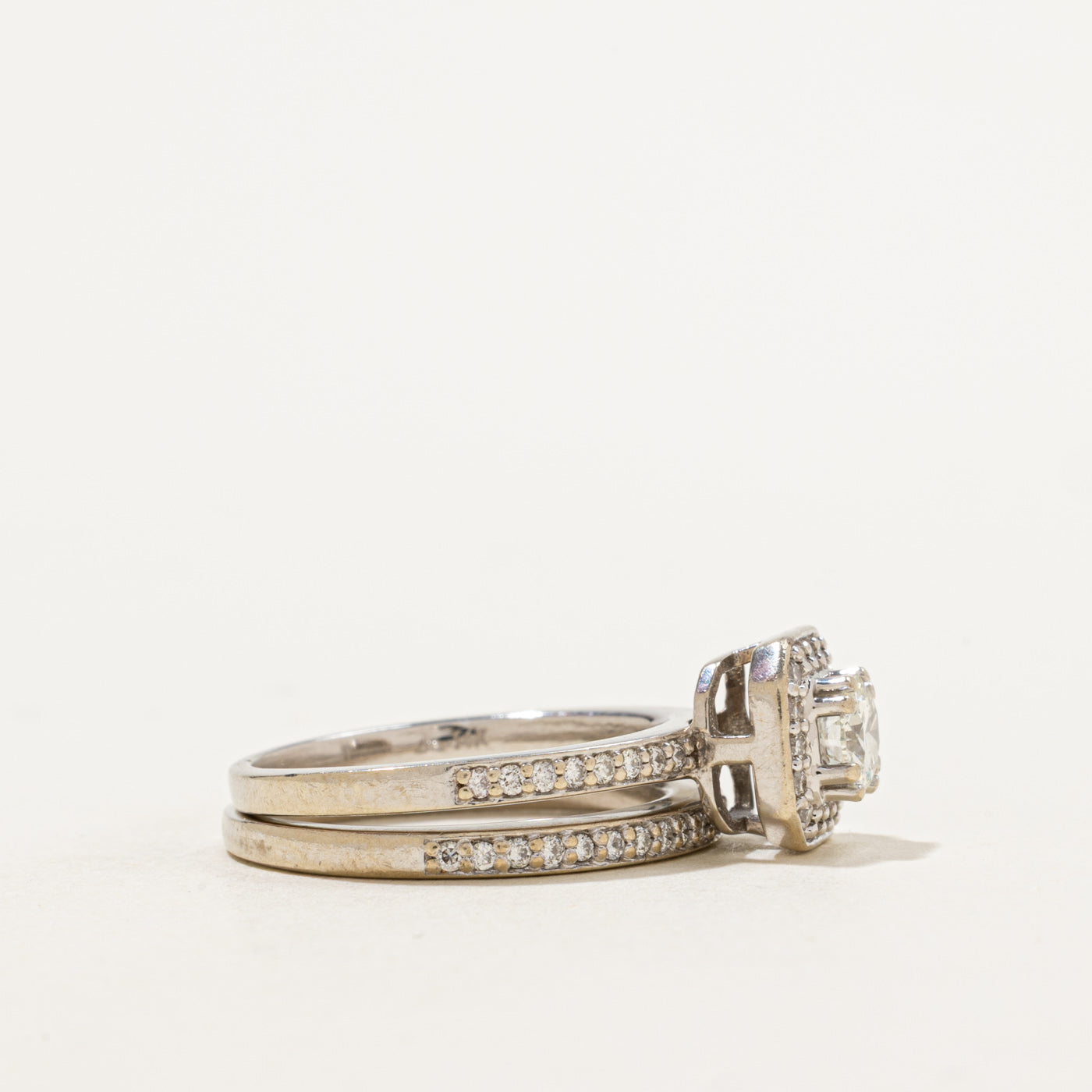 Ensemble de mariage Halo Diamond | 0,66ctw | Taille 6 |
