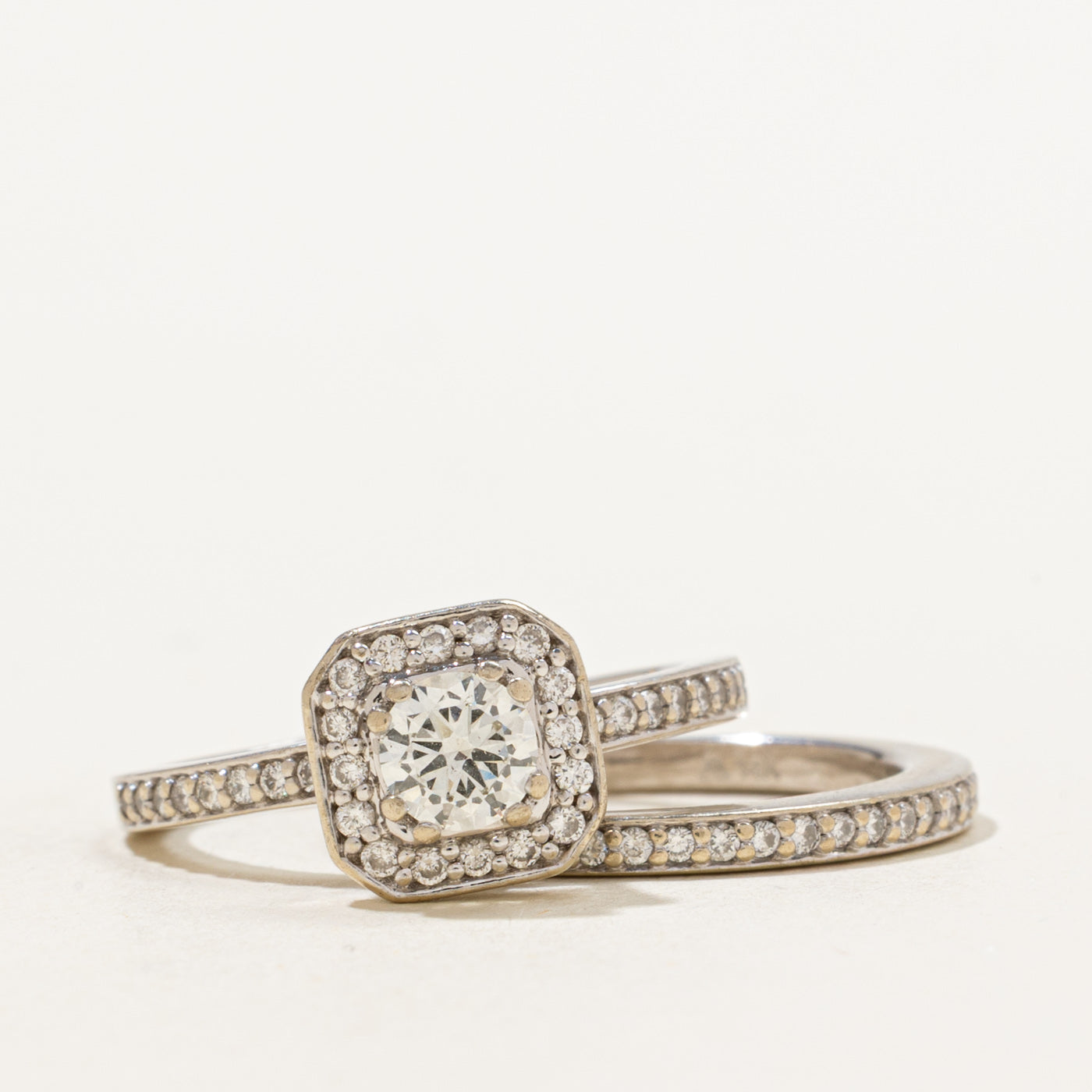 Ensemble de mariage Halo Diamond | 0,66ctw | Taille 6 |