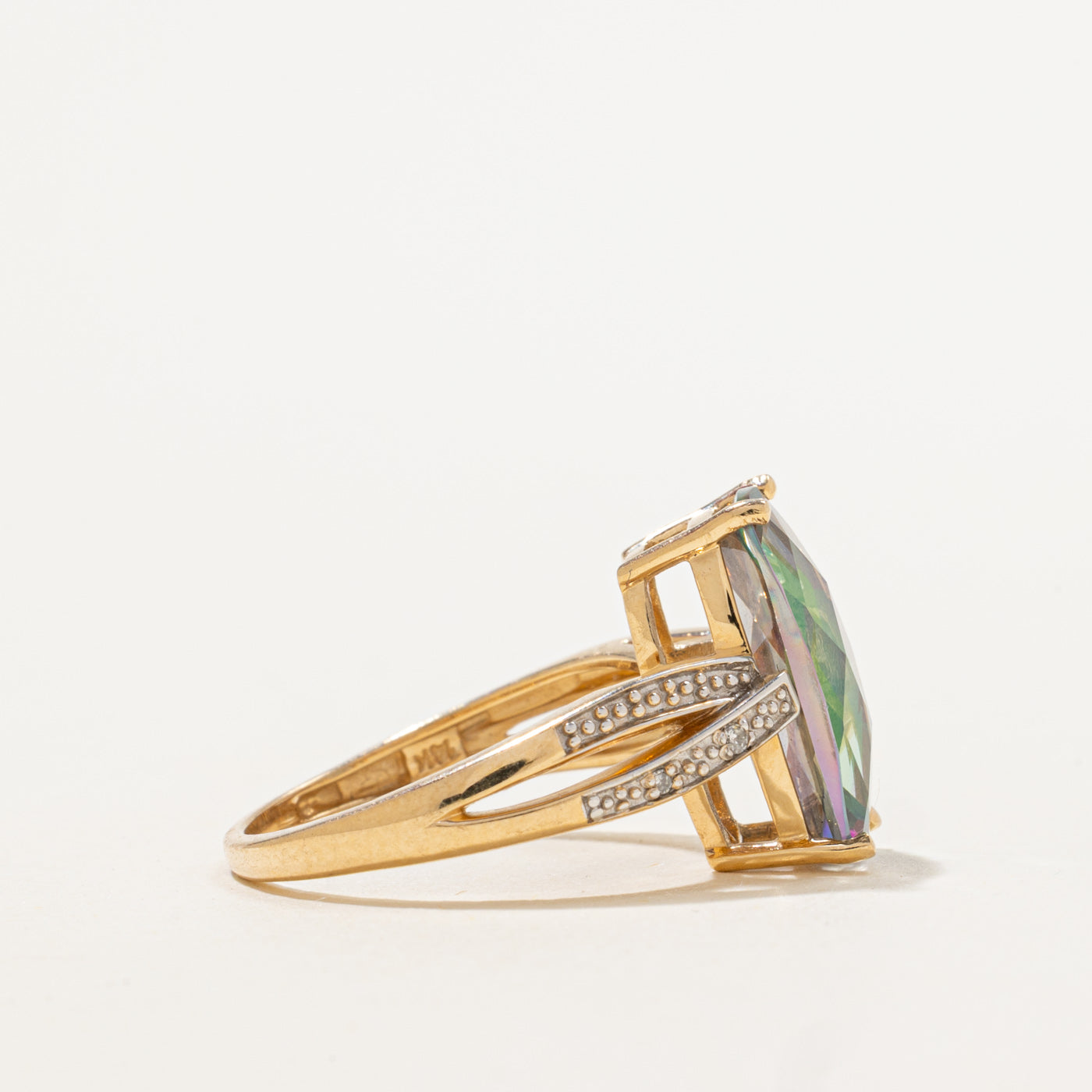 Bague cocktail en topaze mystique et diamants | 4,10 ct, 0,02 ct au total | Taille 6 |