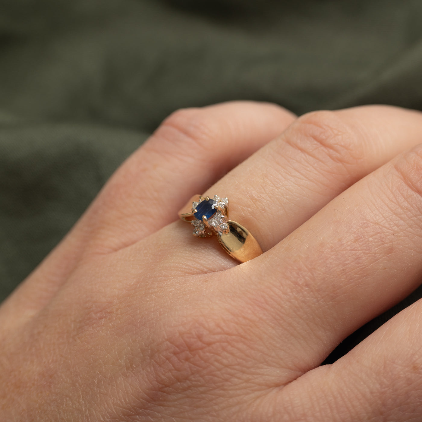 Sapphire & Diamond Reverse Tapered Ring | SZ 5.75