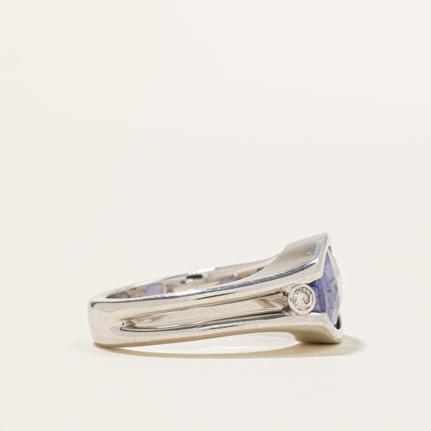 East West Colour Changing Sapphire & Diamond Ring | 3.20ct | 0.08ctw | SZ 5.75