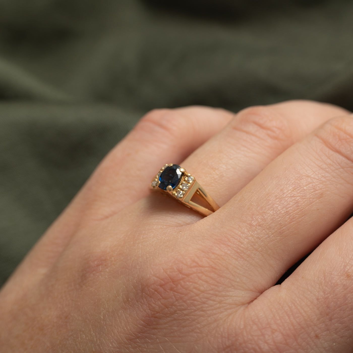 Oval Cut Sapphire & Diamond Open Shank Ring | SZ 7