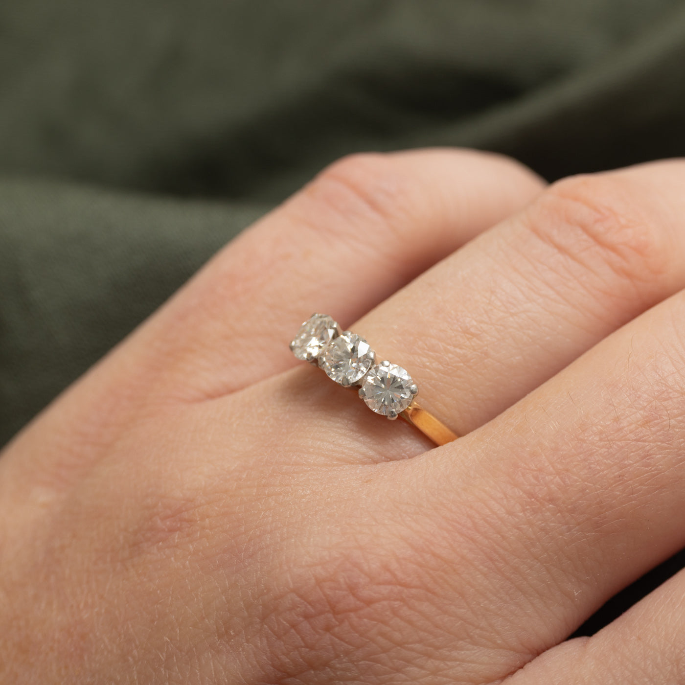 18k Three Stone Diamond Ring | 1.04ctw VS2/SI1 H | SZ 6.5