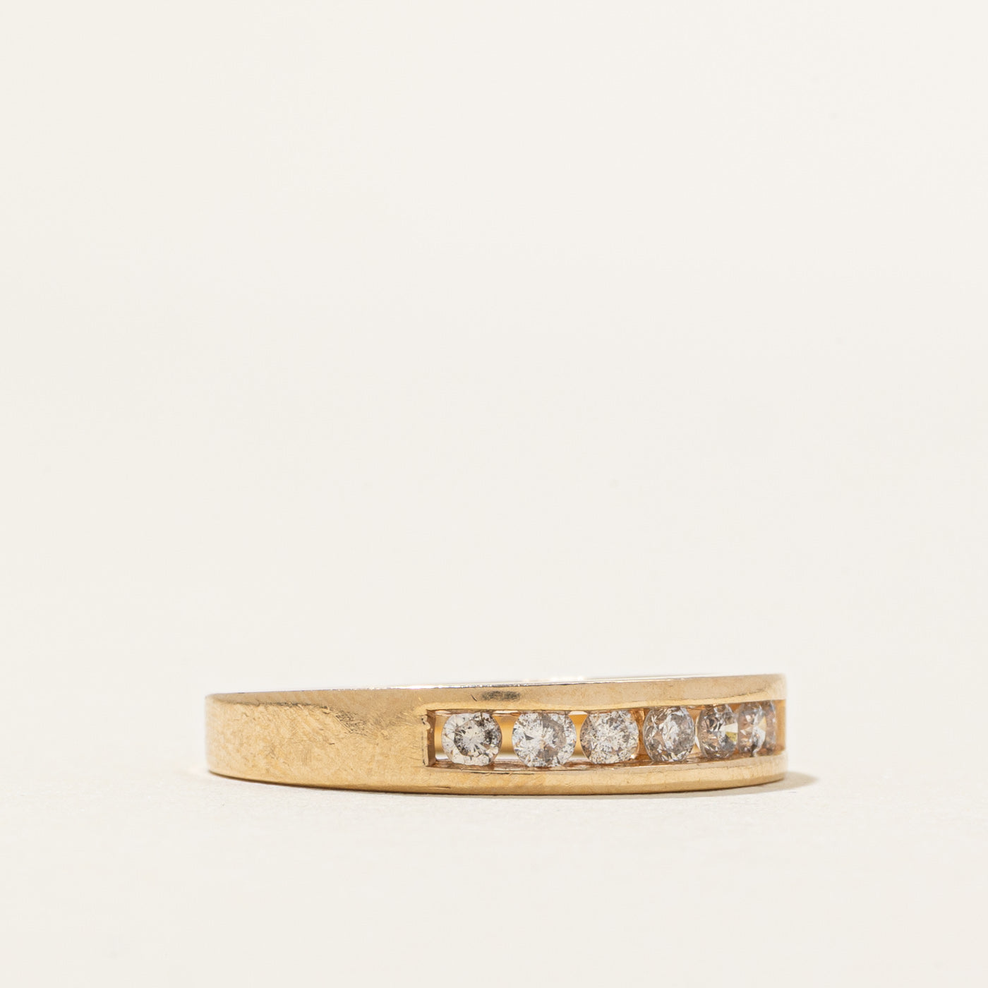 Alliance demi-éternité sertie de diamants en canal | 0,21 ct | Taille 5