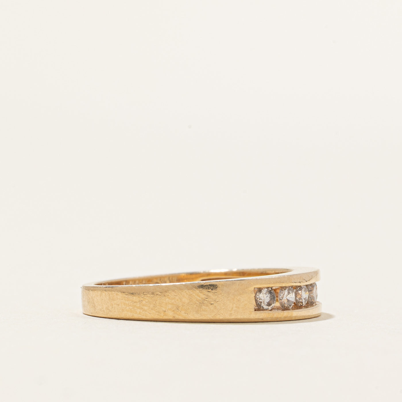 Alliance demi-éternité sertie de diamants en canal | 0,21 ct | Taille 5