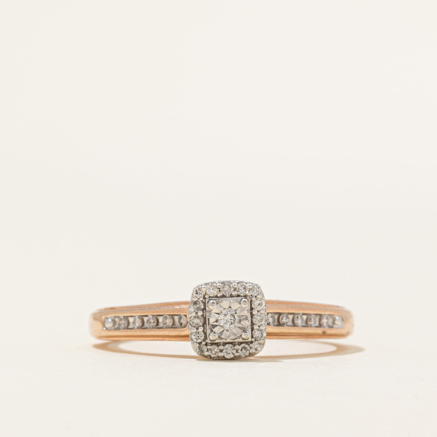 Bague sertie de diamants illusion halo | 0,16 ct | Taille 9,25