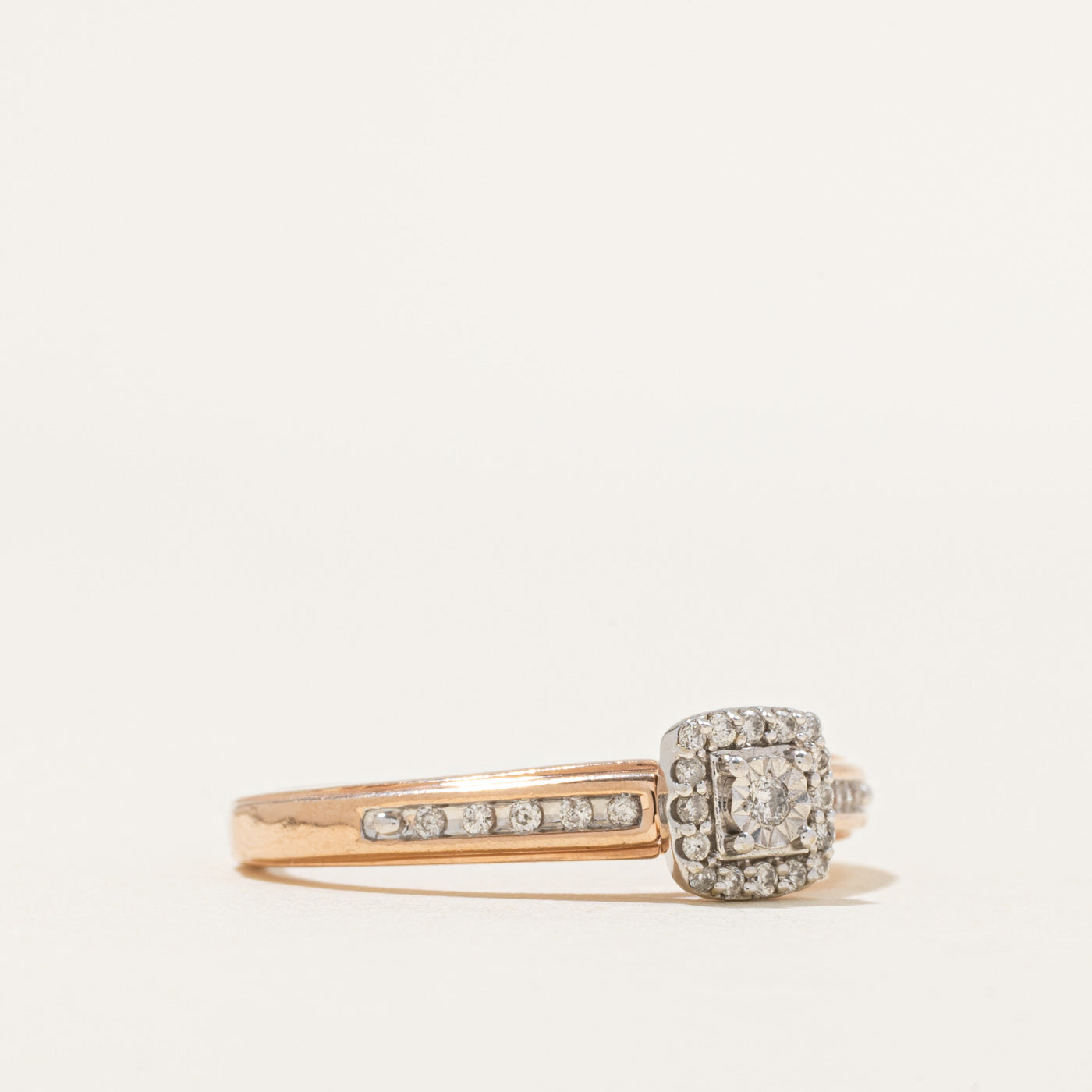 Bague sertie de diamants illusion halo | 0,16 ct | Taille 9,25