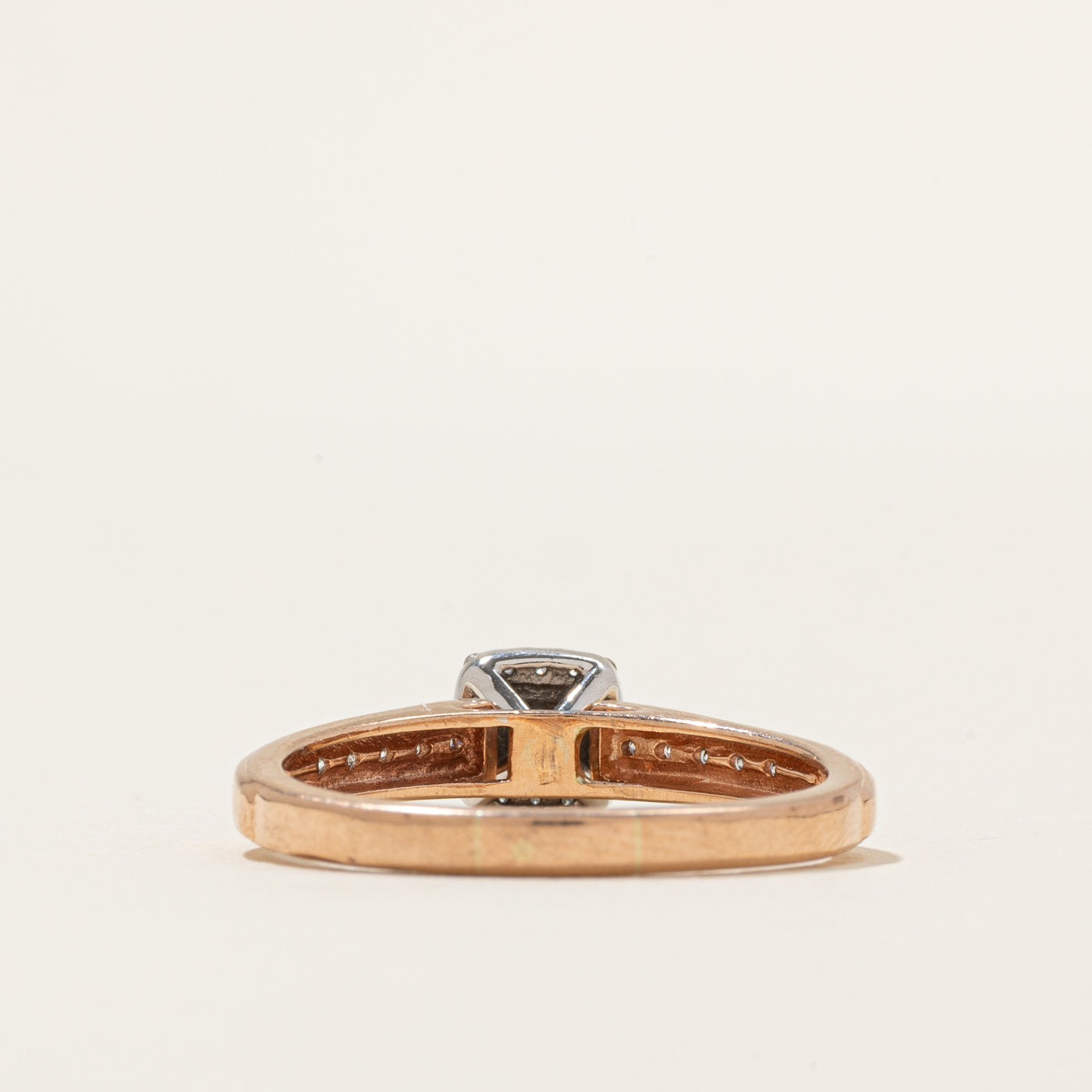 Bague sertie de diamants illusion halo | 0,16 ct | Taille 9,25