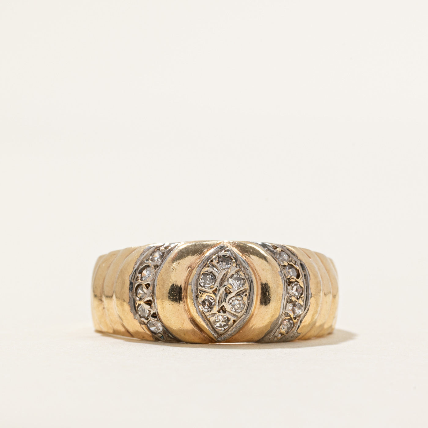 Bague rainurée sertie de diamants taille marquise | 0,15 ct | Taille 6,75