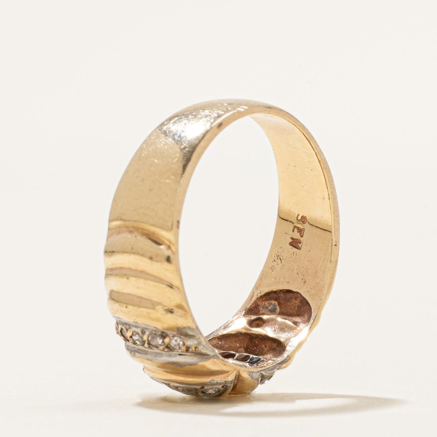 Bague rainurée sertie de diamants taille marquise | 0,15 ct | Taille 6,75