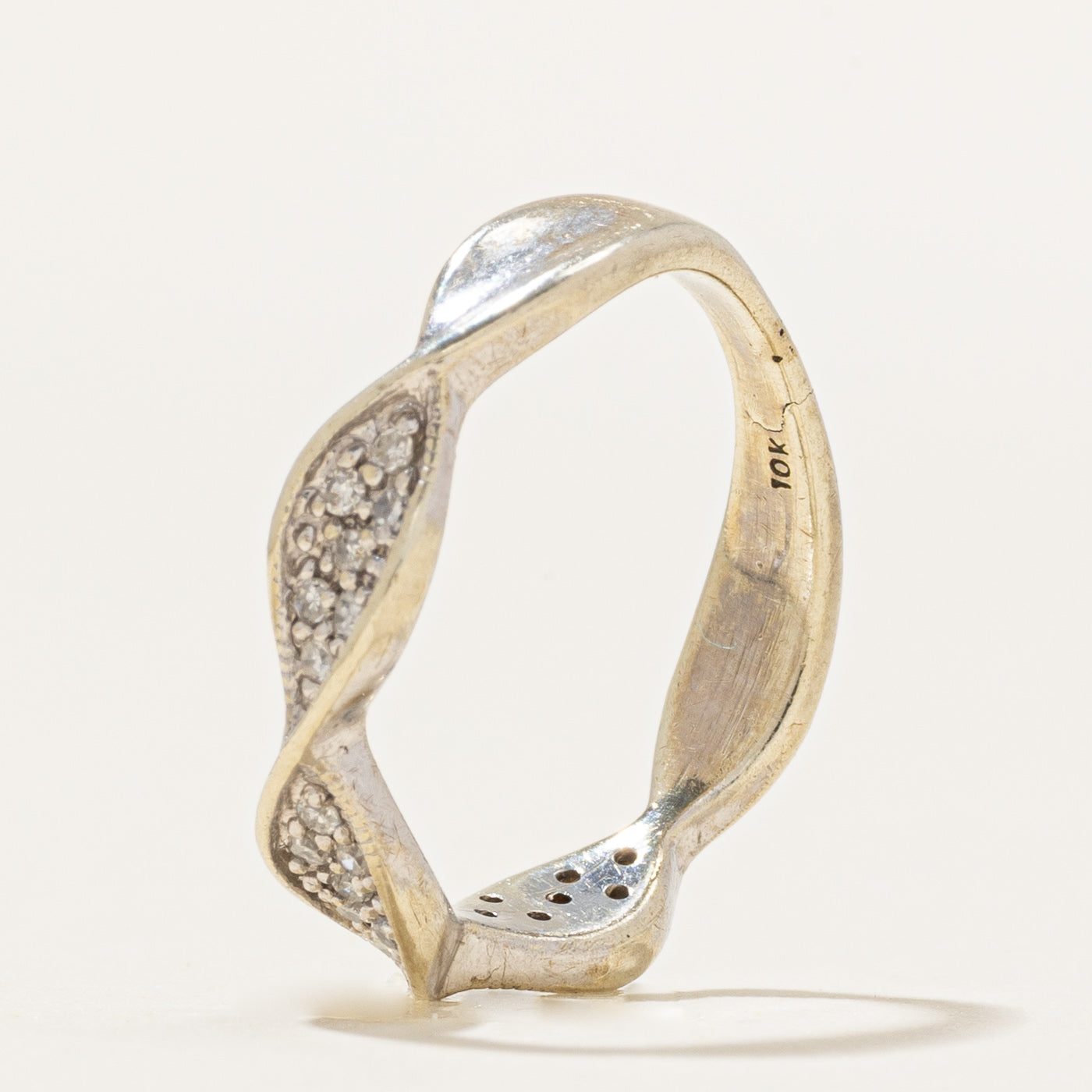 Diamond Cluster Cross Over Band | 0.10ctw | SZ 5