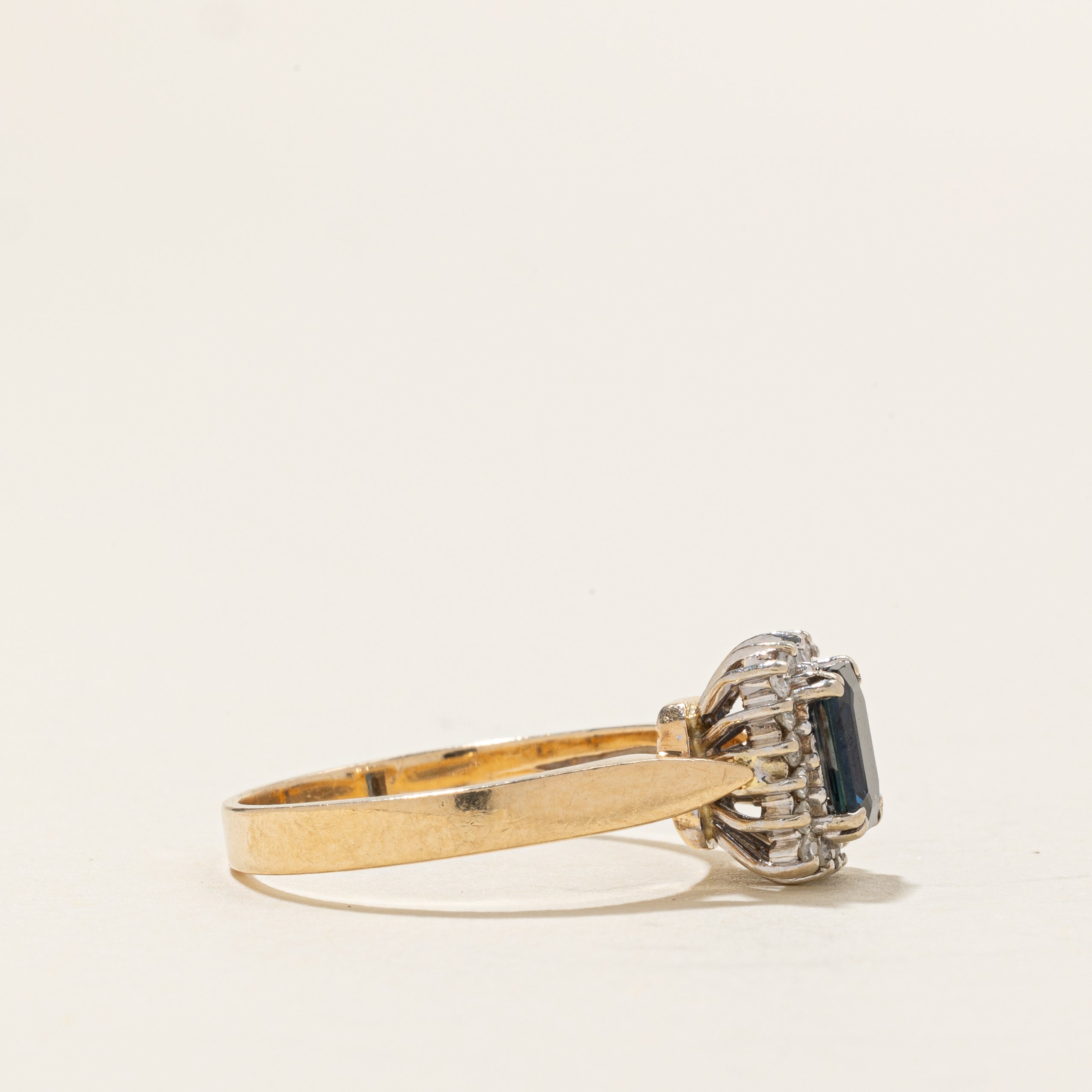 Bague halo pétales en saphir taille rectangulaire et diamants | 0,5 ct, 0,1 ct au total | Taille 6,0 |