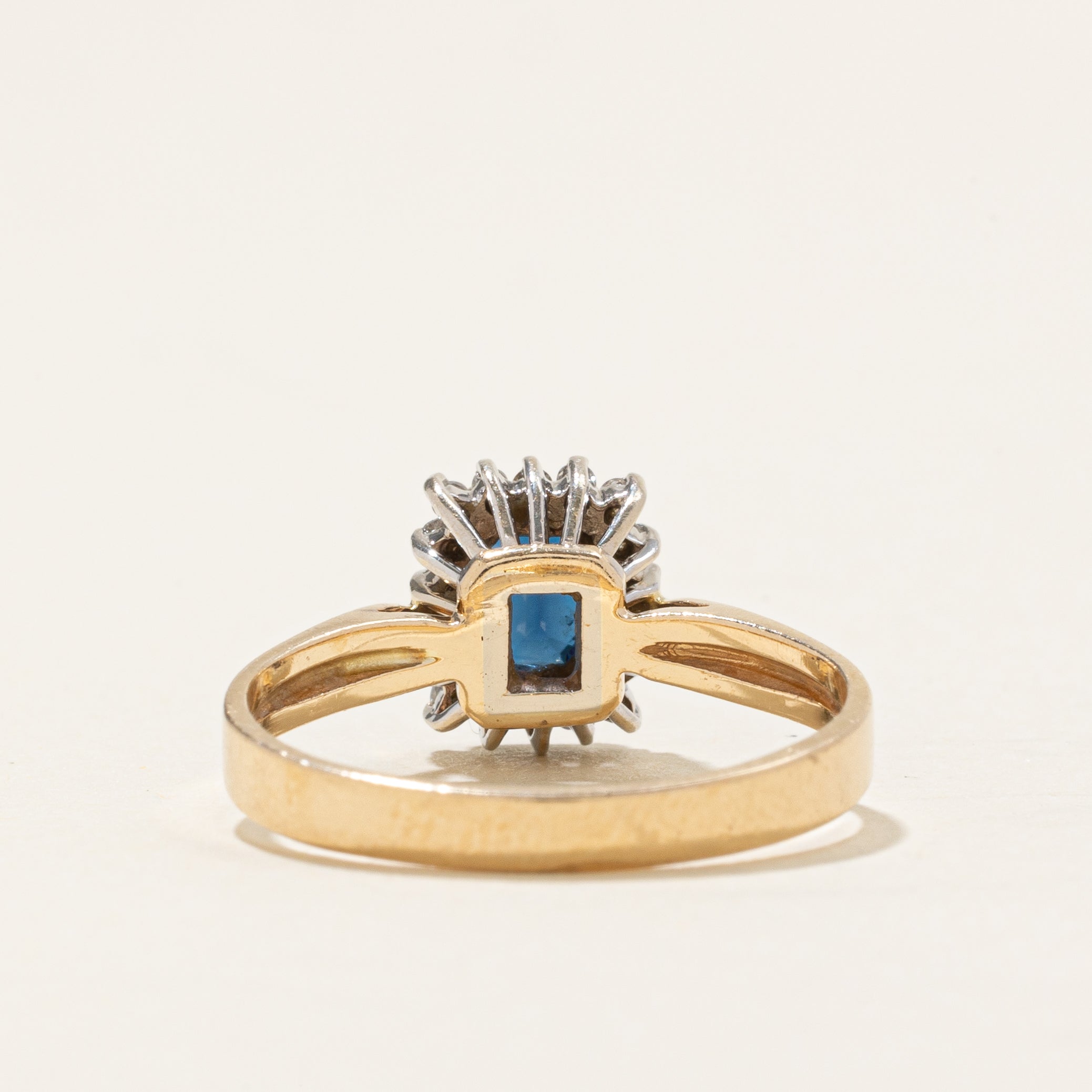 Bague halo pétales en saphir taille rectangulaire et diamants | 0,5 ct, 0,1 ct au total | Taille 6,0 |