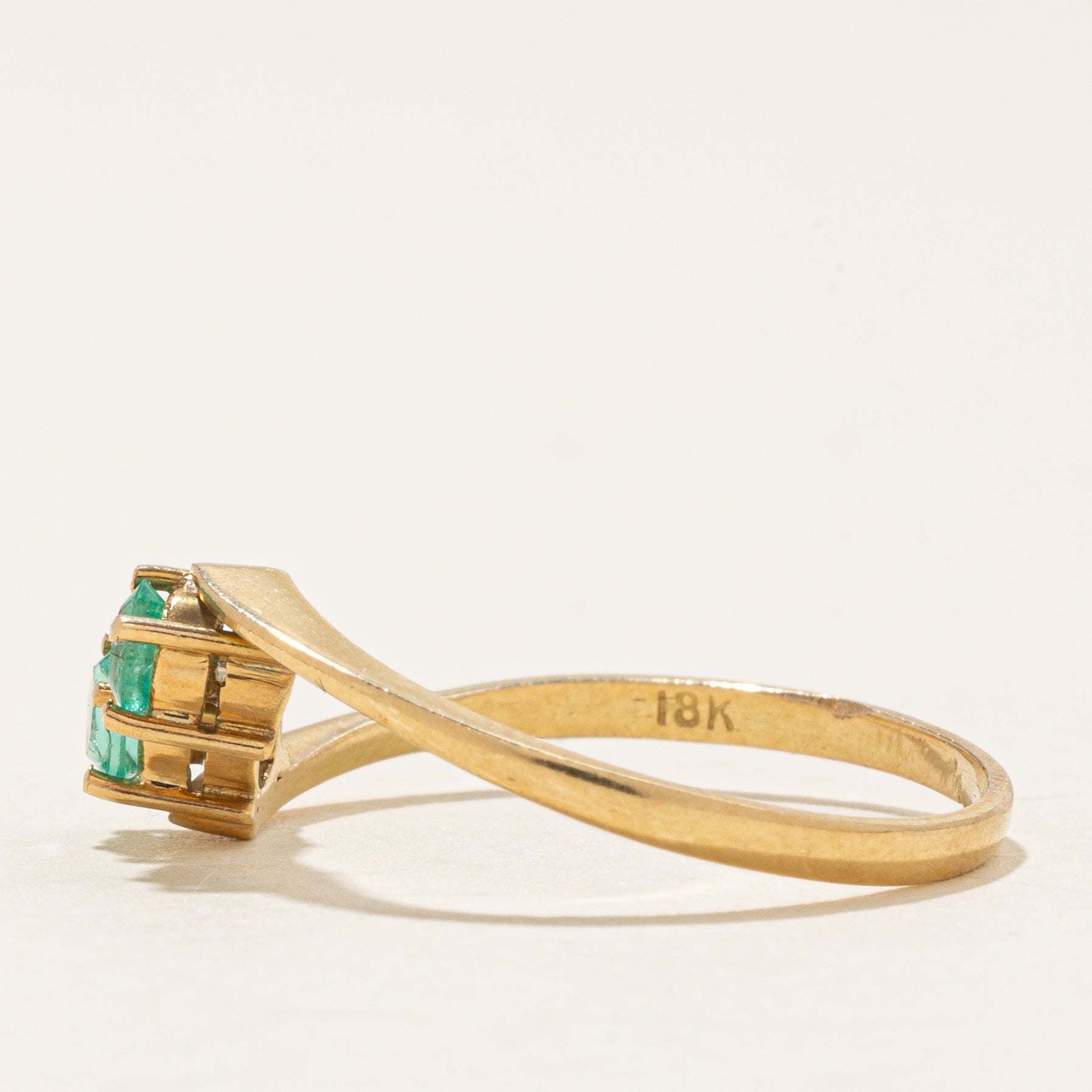 Bague à deux pierres émeraude sertie de deux émeraudes | 0,3 ct au total | Taille 8,0 |