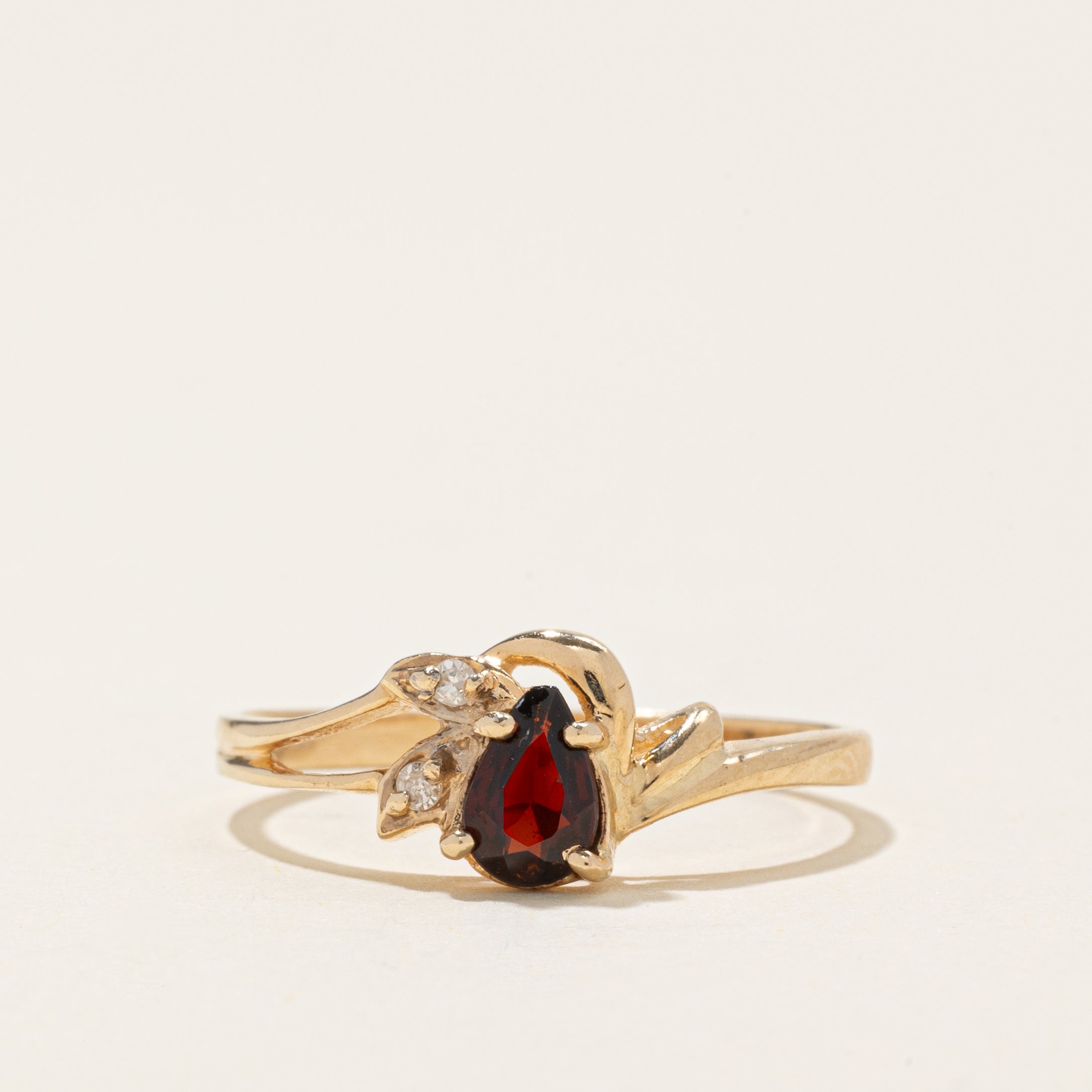 Pear Cut Garnet & Diamond Ring | 0.25ct, 0.01ctw | SZ 6.75 |