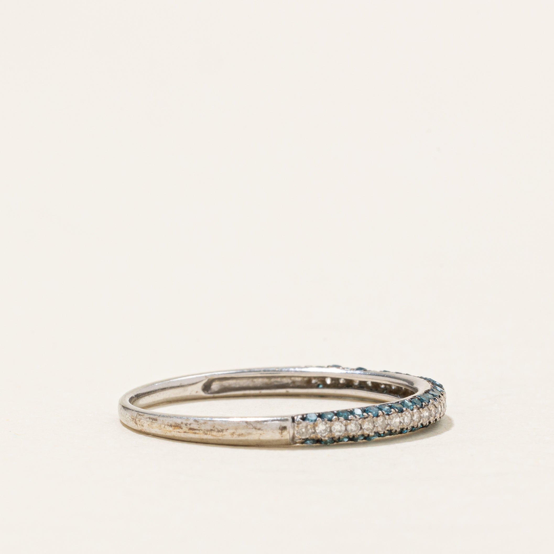 Alliance demi-éternité en diamants bleus et blancs | 0,16 ct | Taille 7,0 |